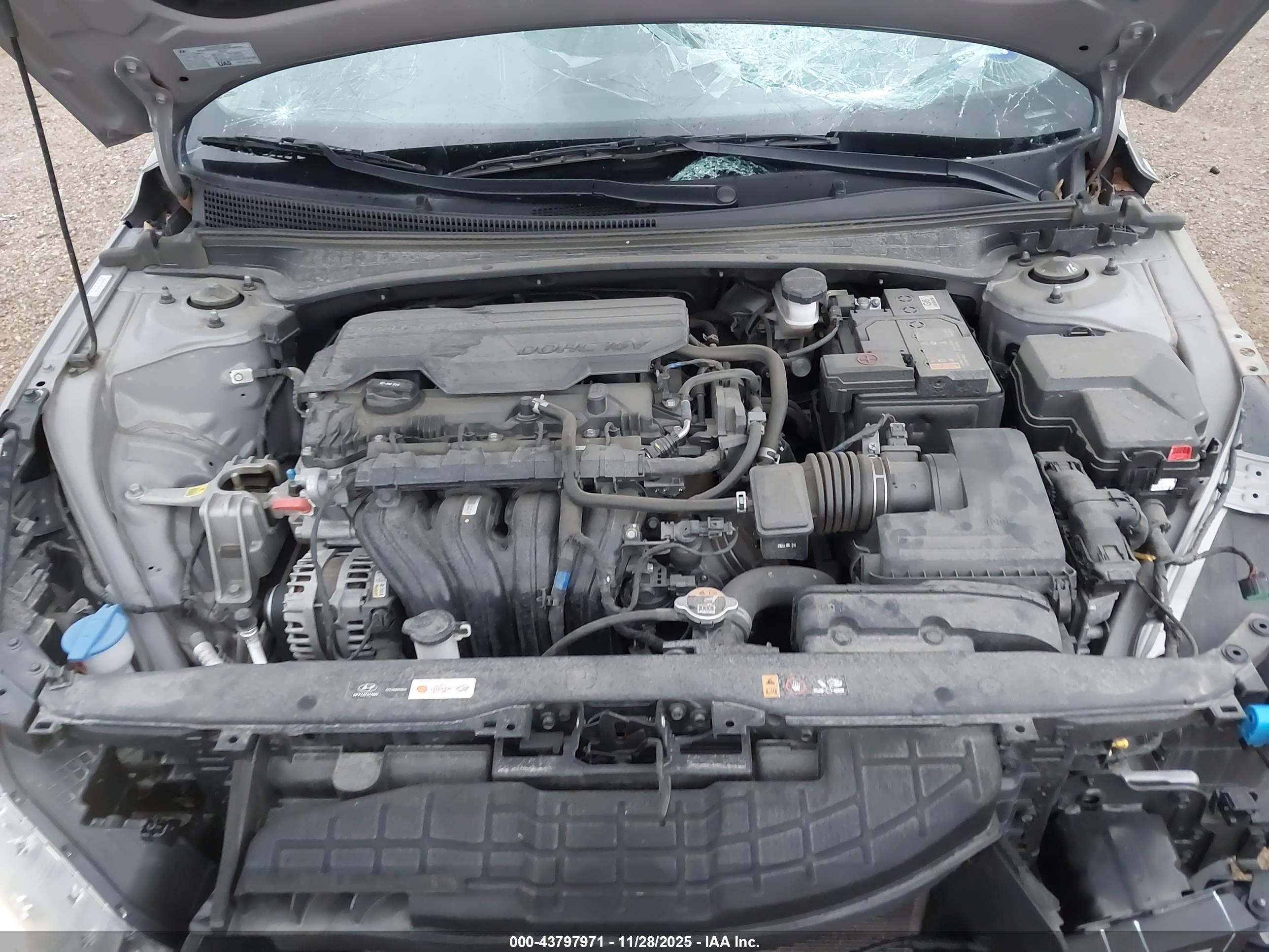 HYUNDAI ELANTRA image 10