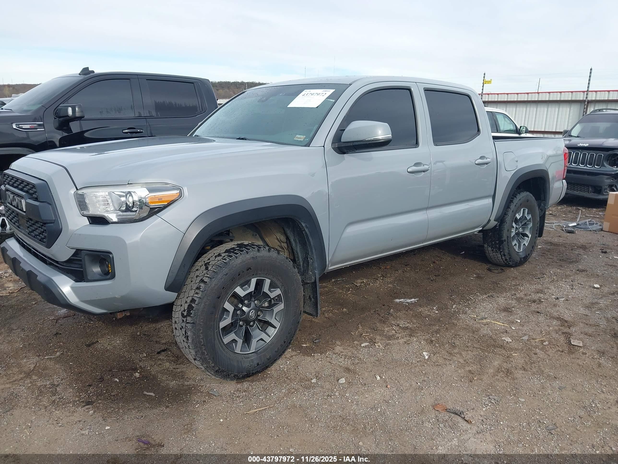 TOYOTA TACOMA image 2