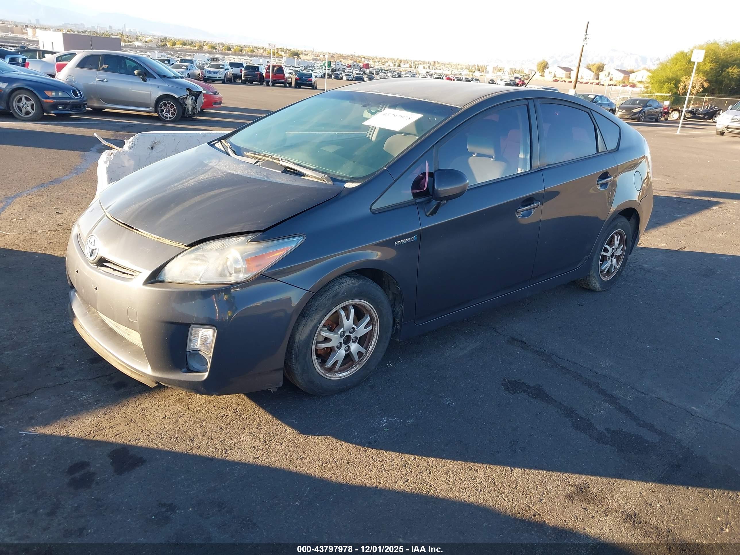 TOYOTA PRIUS image 2