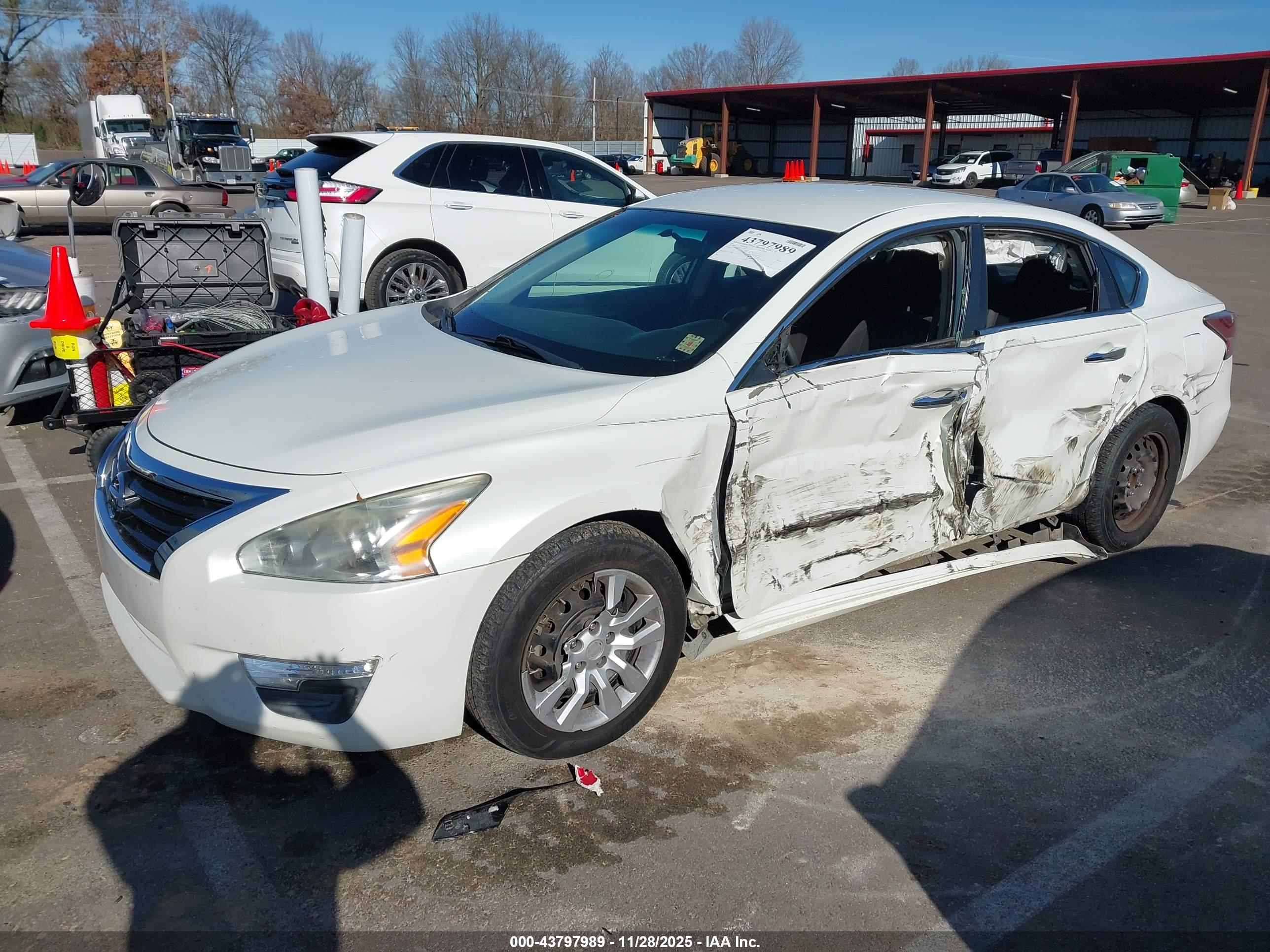 NISSAN ALTIMA image 2