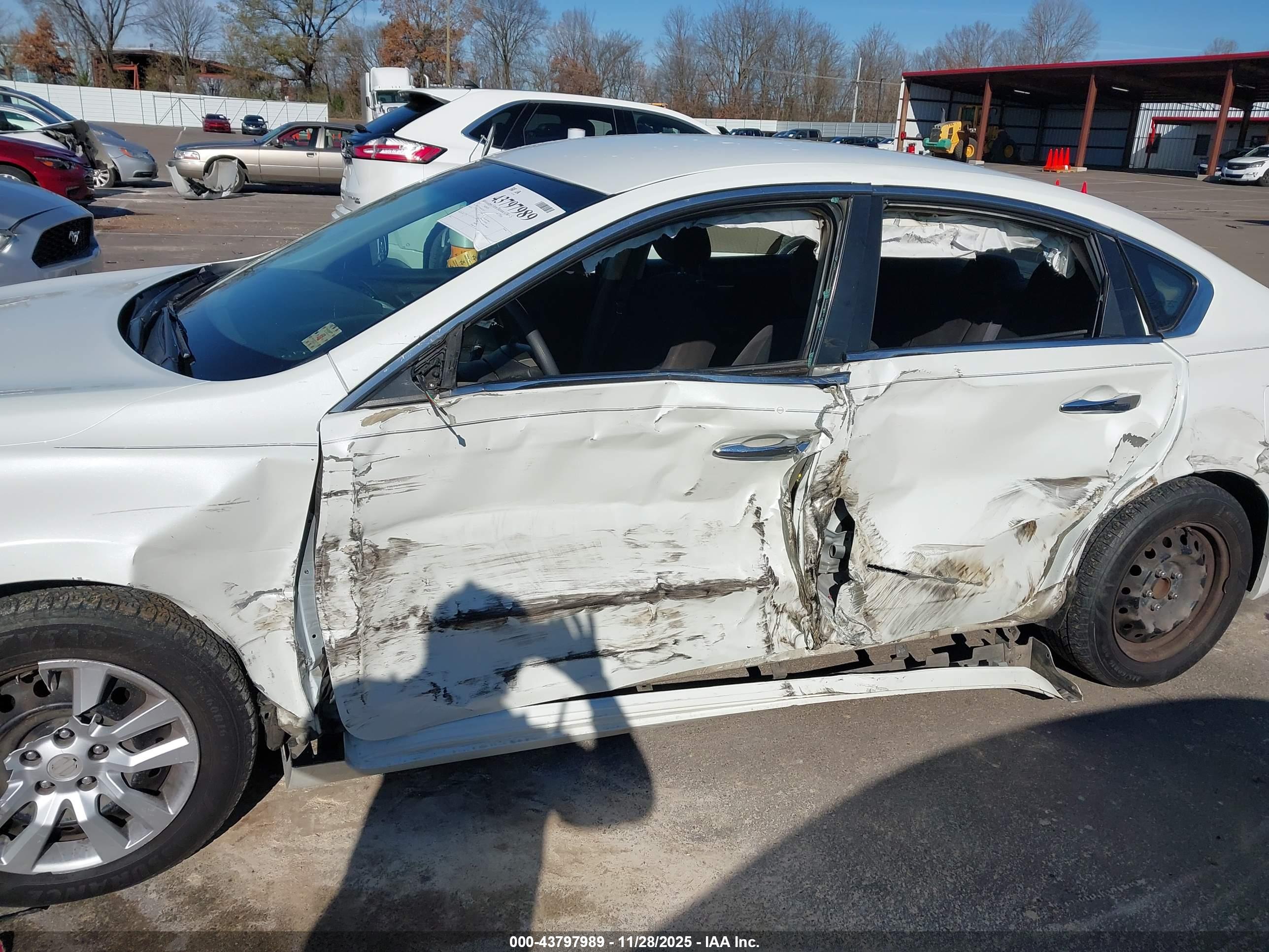 NISSAN ALTIMA image 6