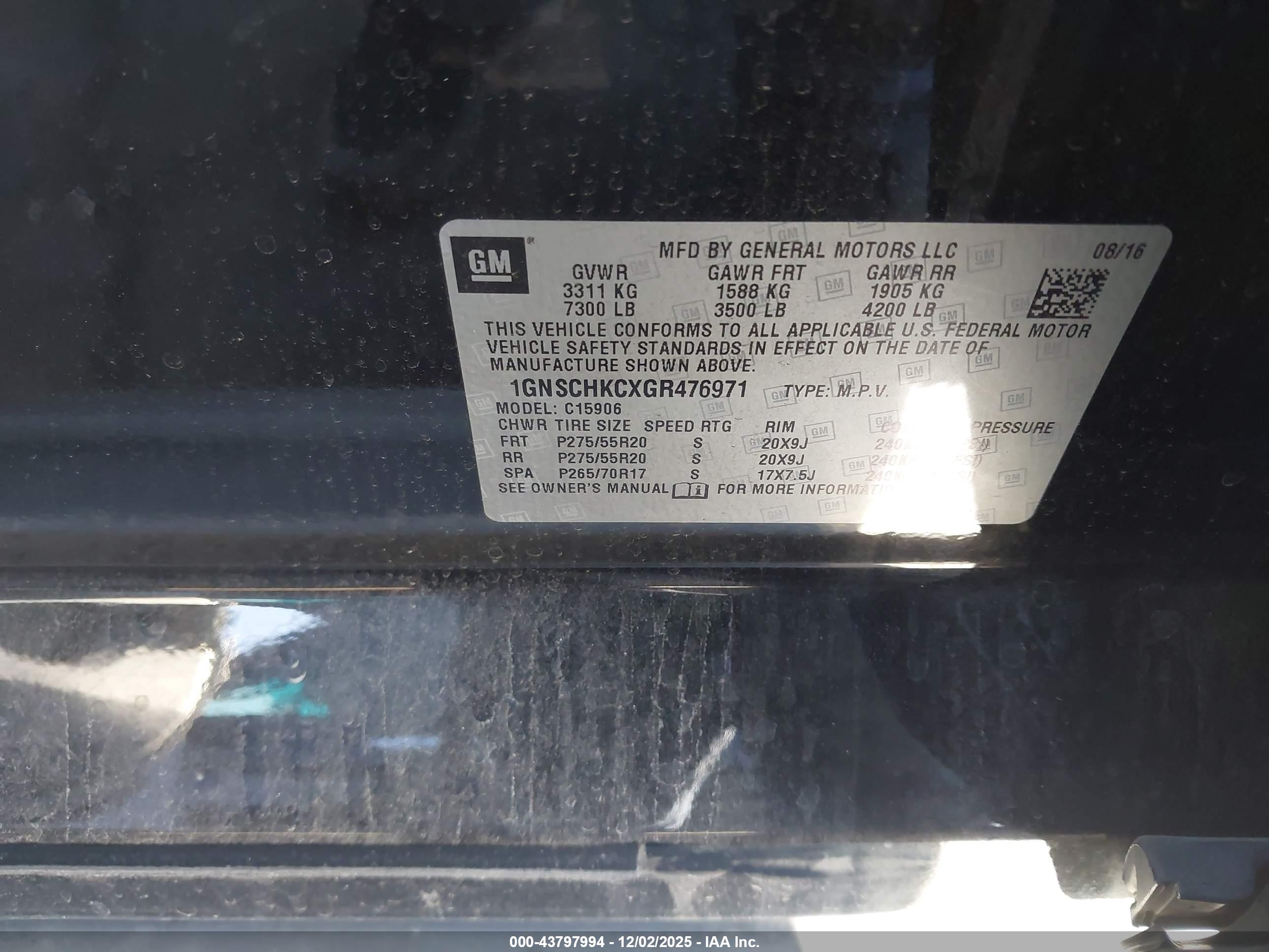 CHEVROLET SUBURBAN image 9