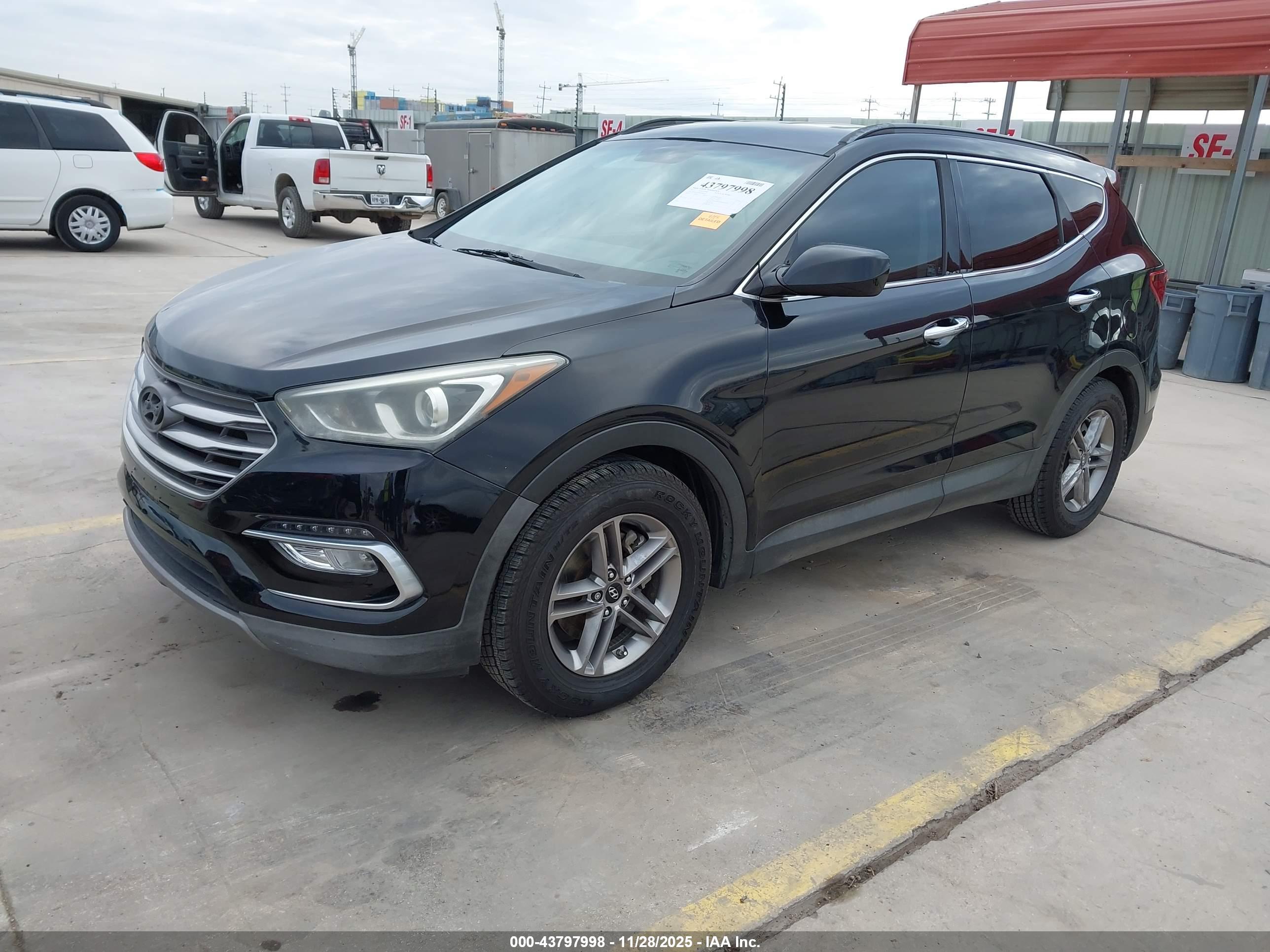 HYUNDAI SANTA image 2