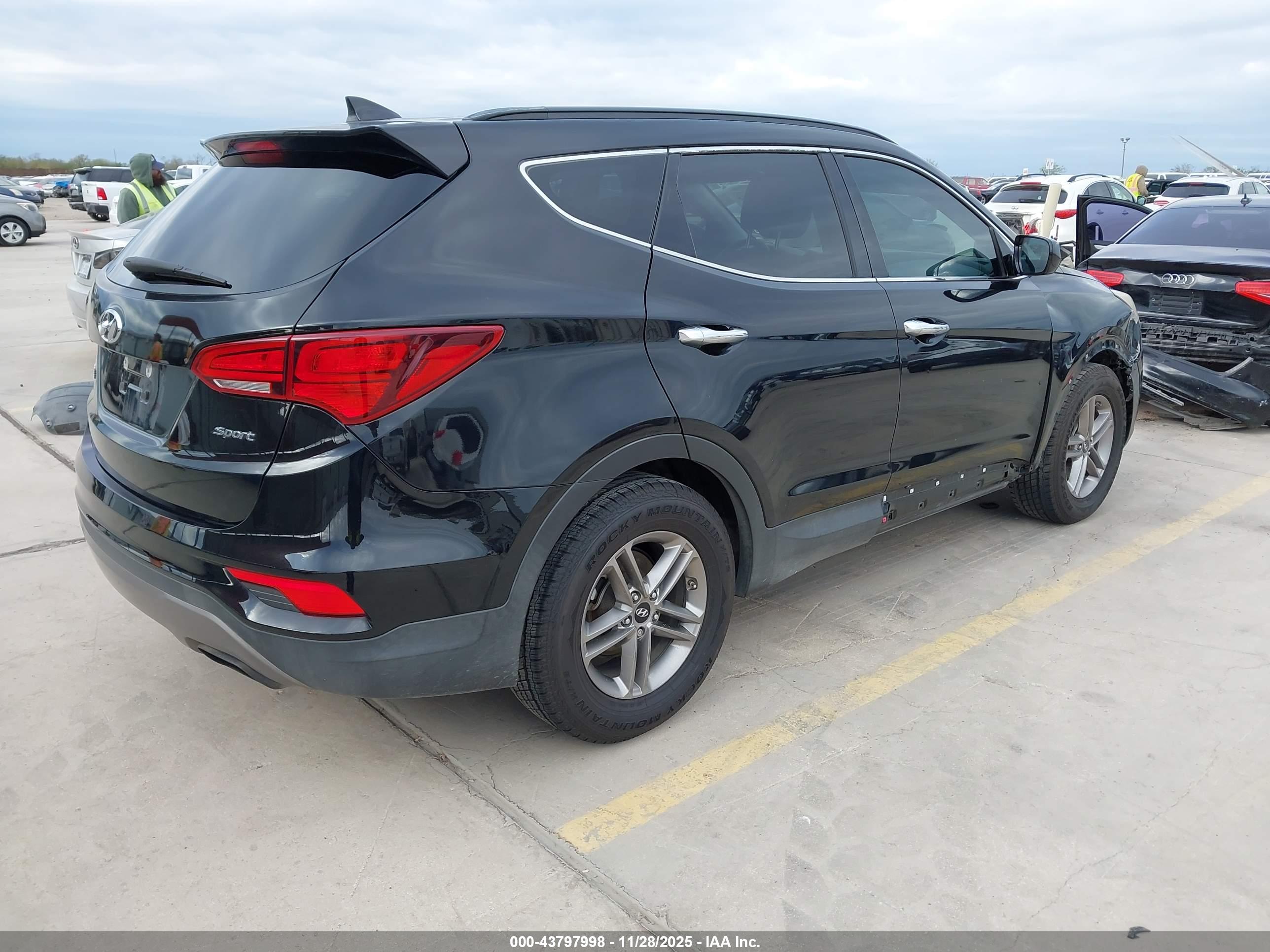 HYUNDAI SANTA image 4