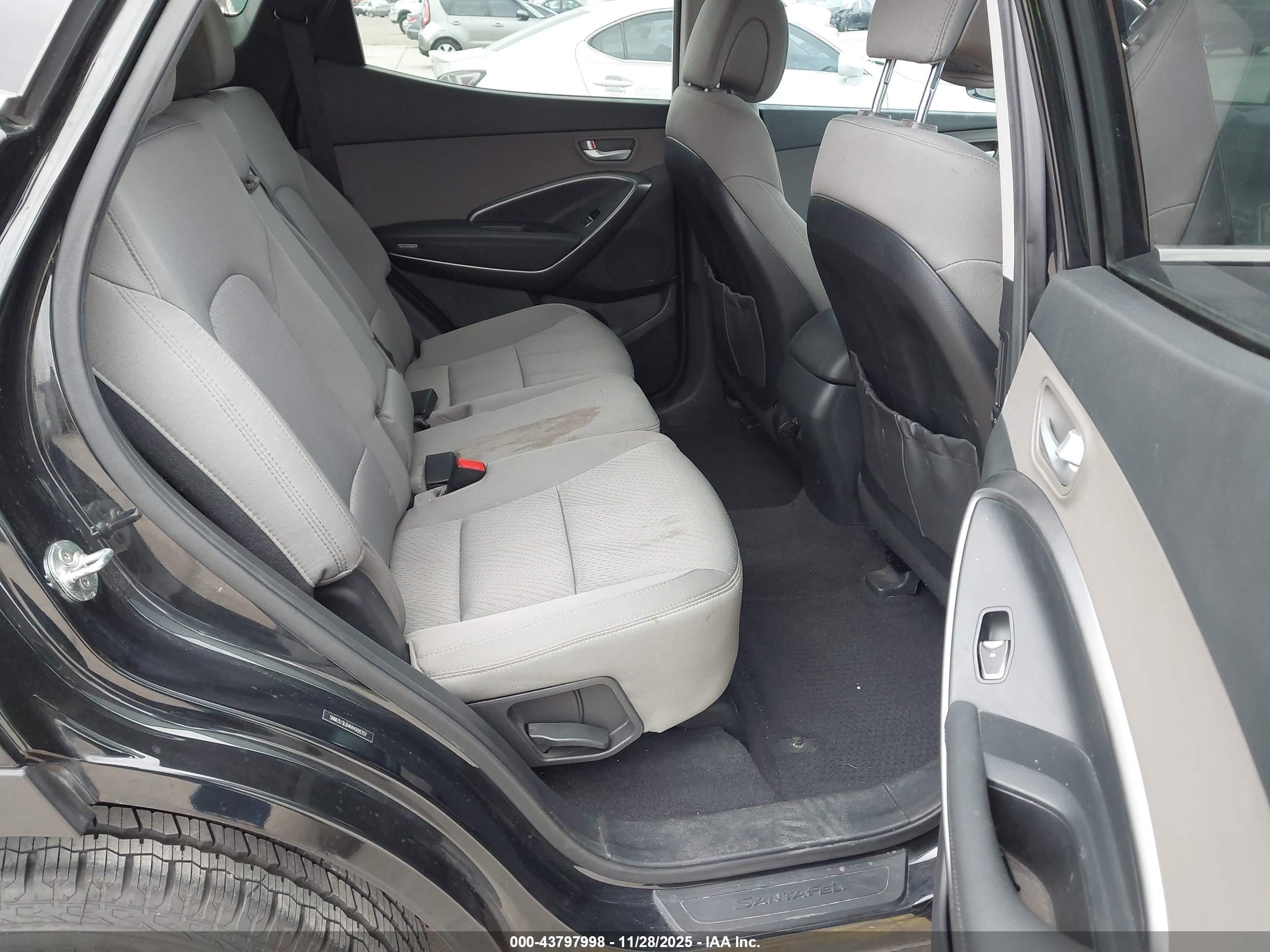 HYUNDAI SANTA image 8