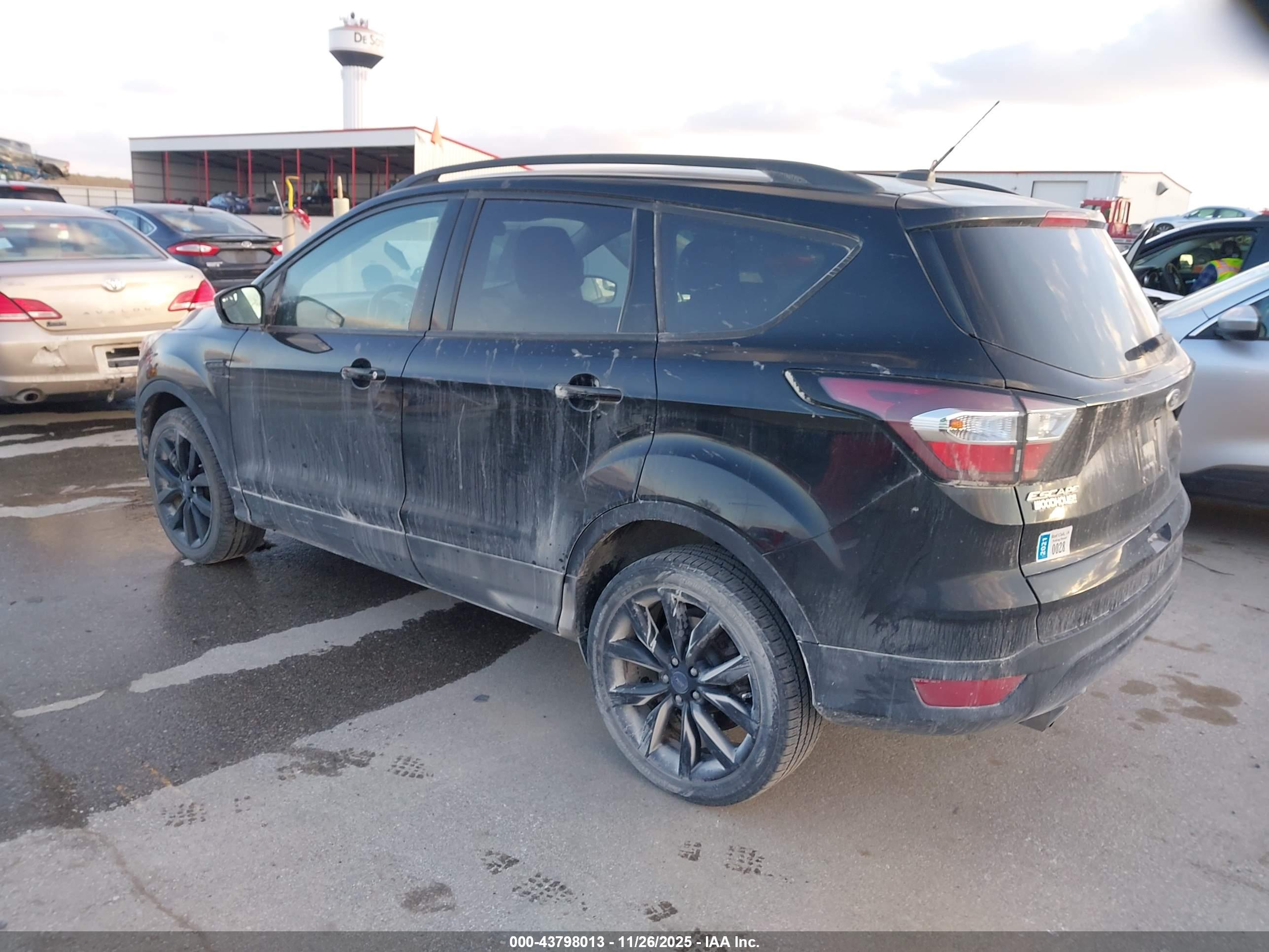 FORD ESCAPE image 3
