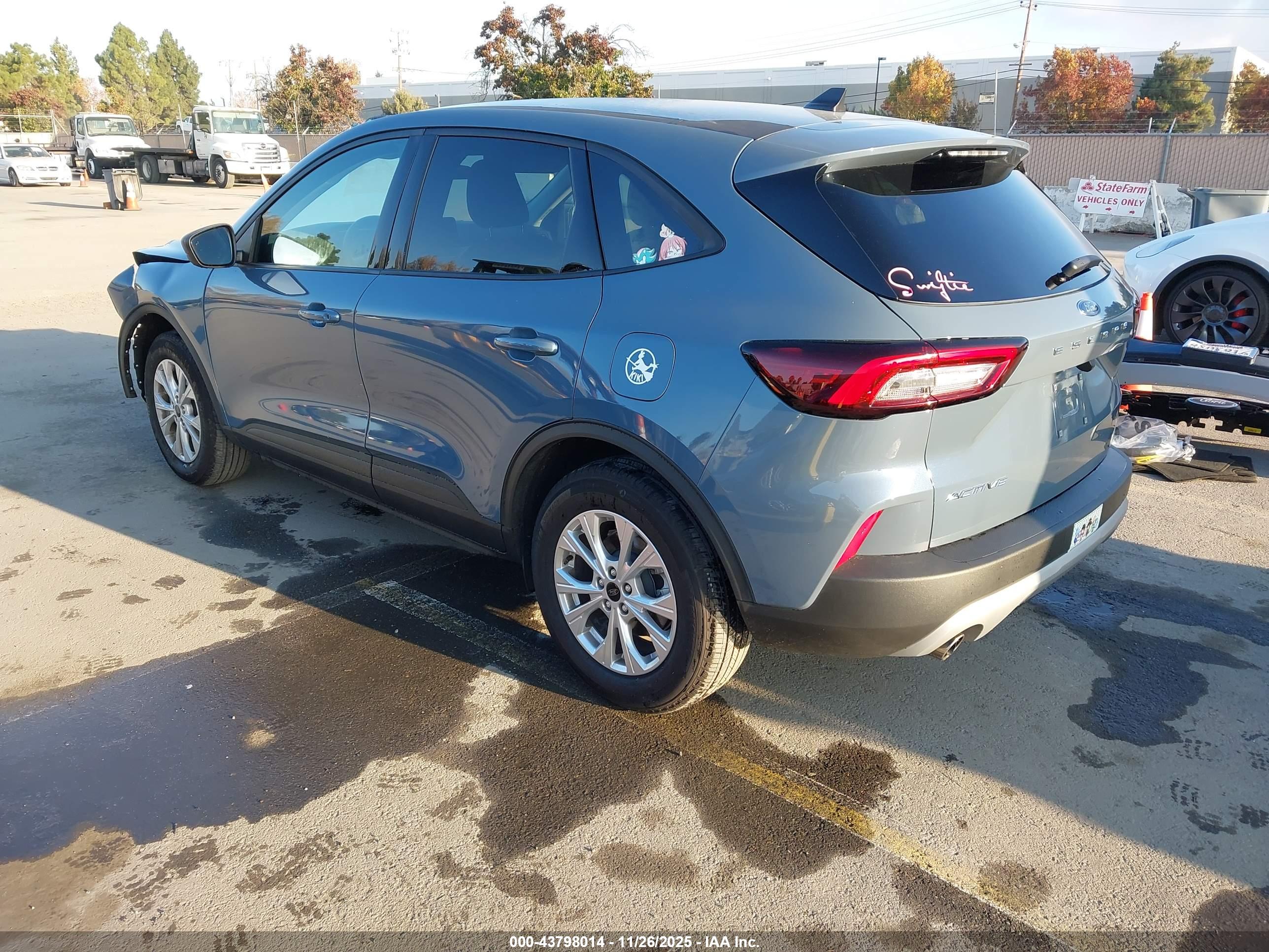 FORD ESCAPE image 3
