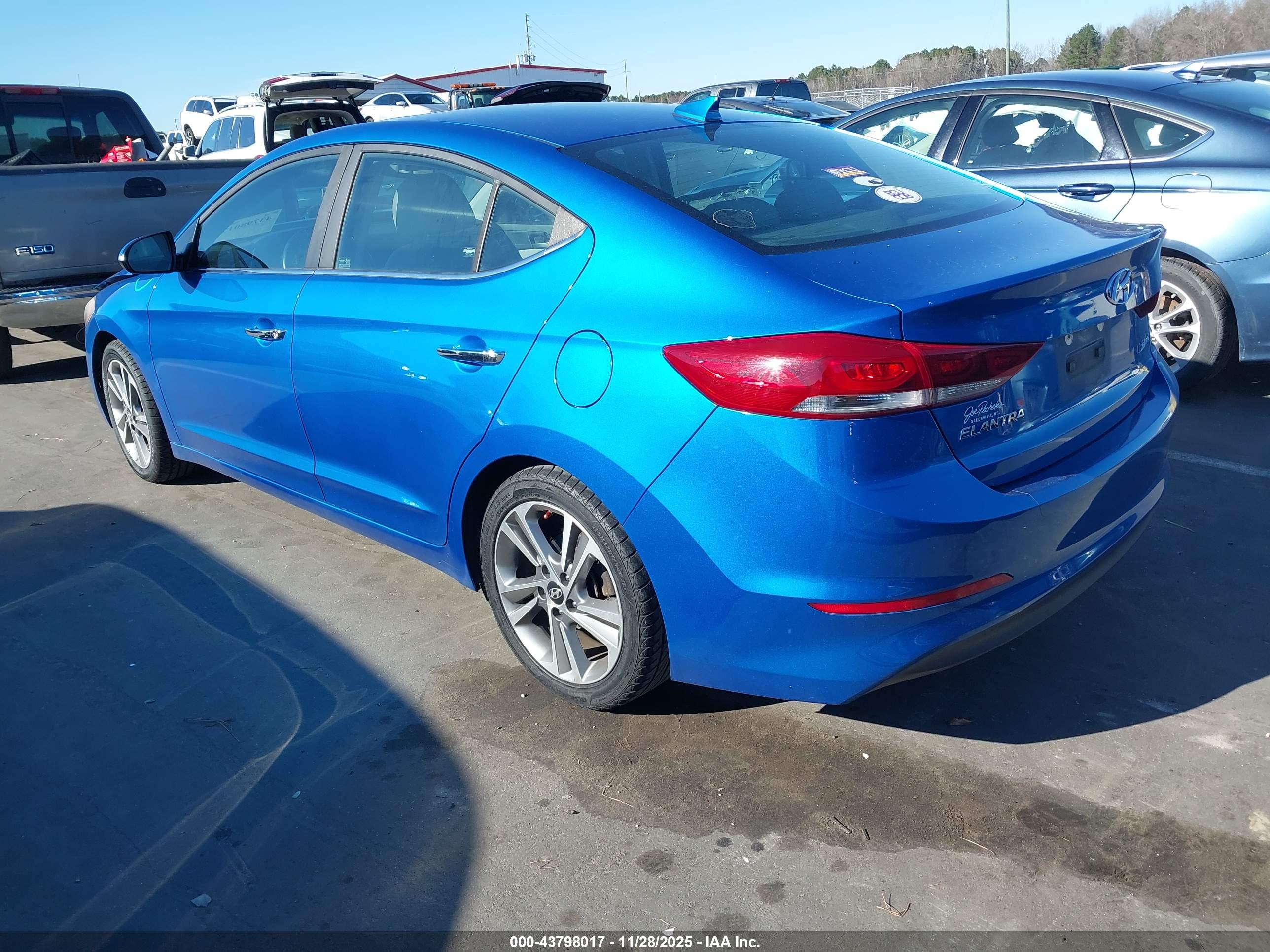 HYUNDAI ELANTRA image 3