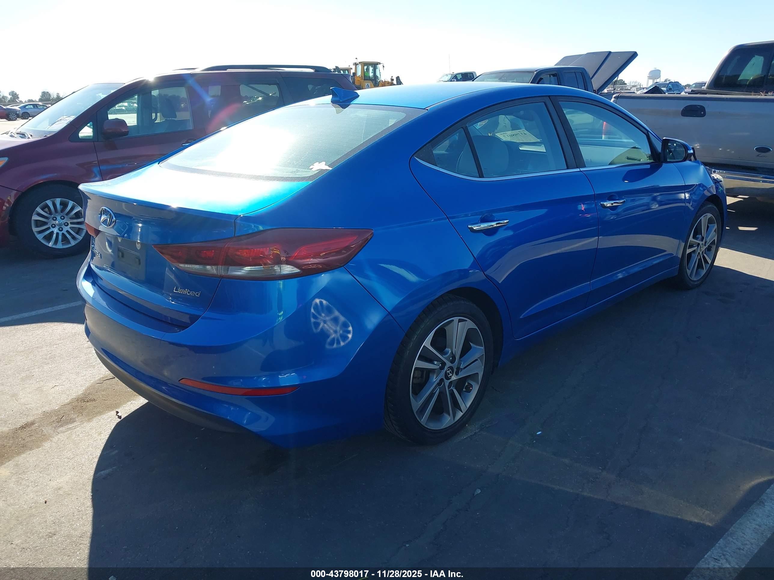 HYUNDAI ELANTRA image 4