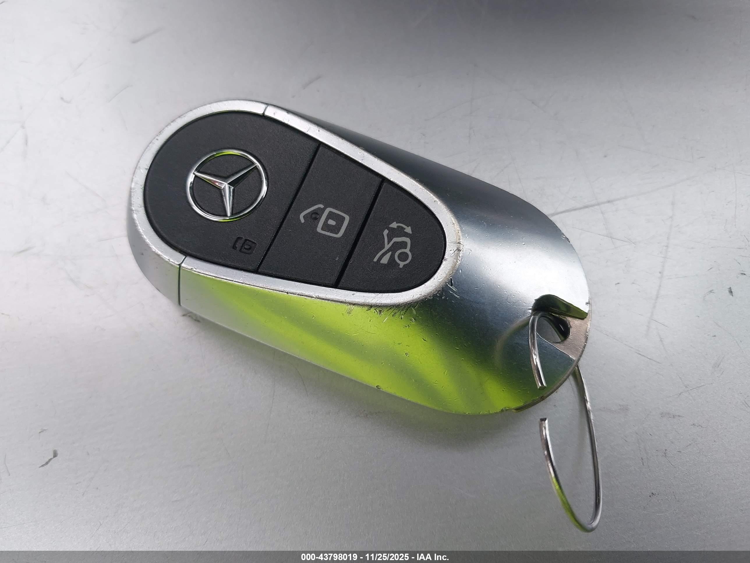 MERCEDES-BENZ C image 11