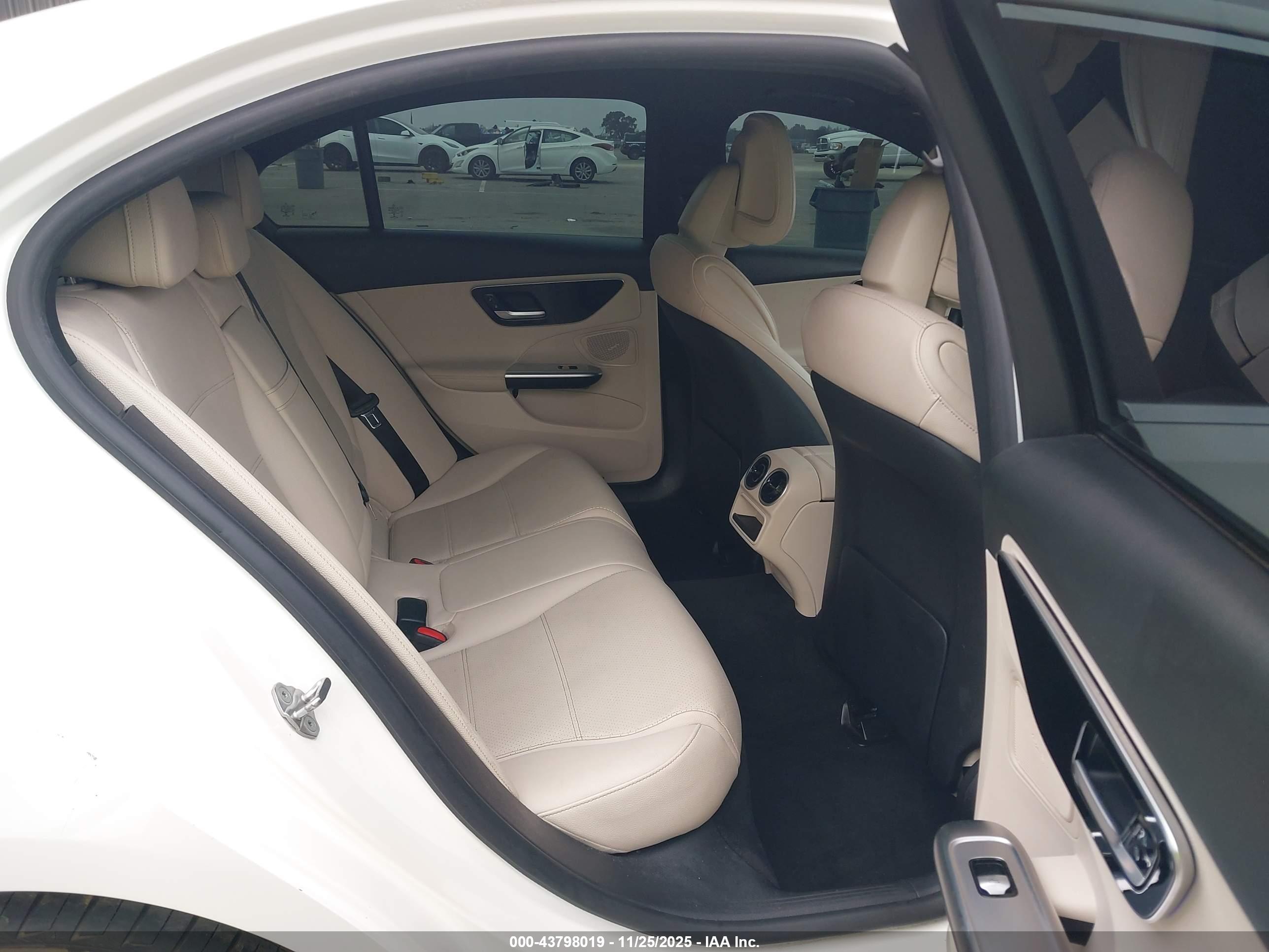 MERCEDES-BENZ C image 8