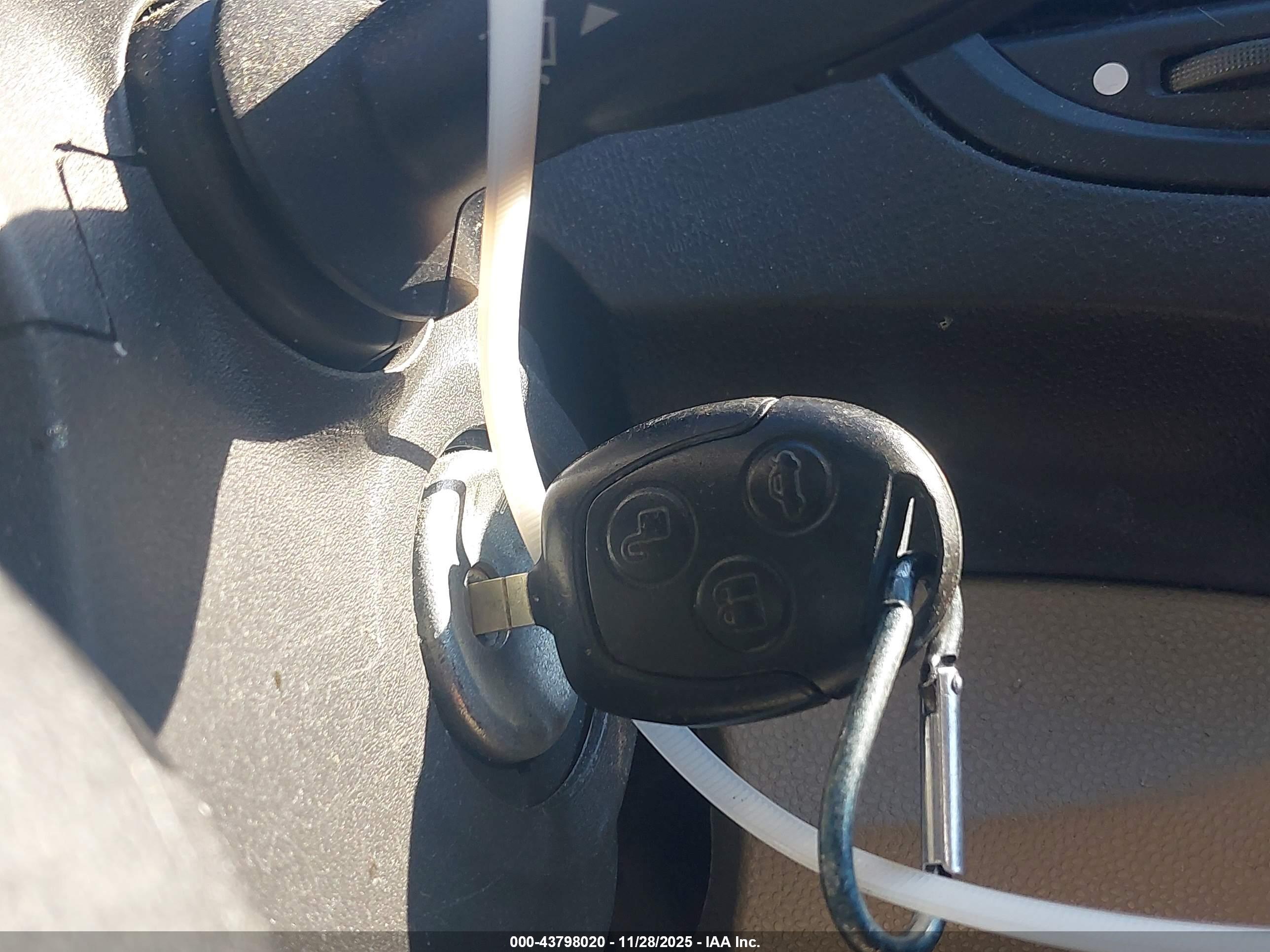 FORD FIESTA image 11