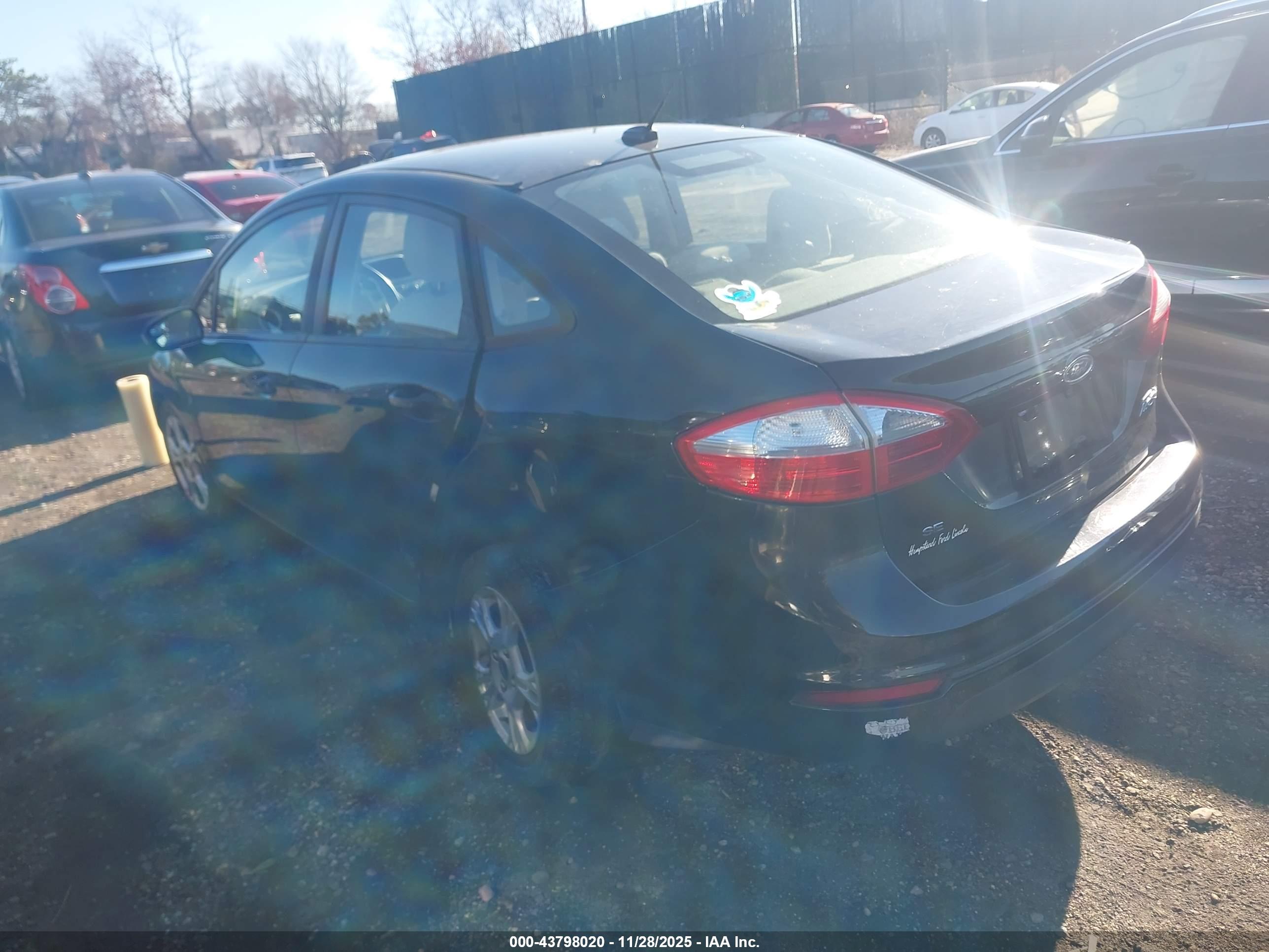 FORD FIESTA image 3