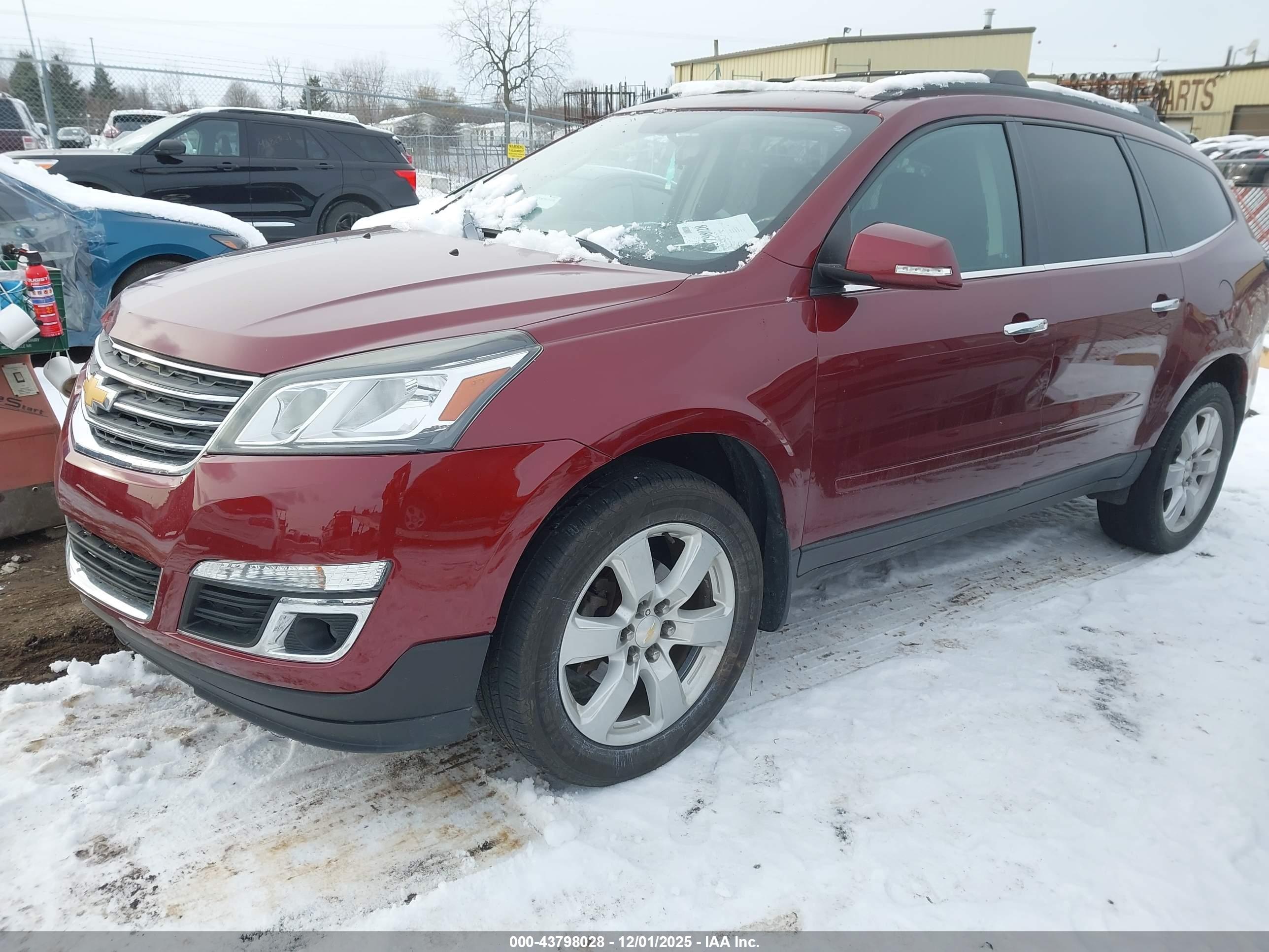 CHEVROLET TRAVERSE image 2