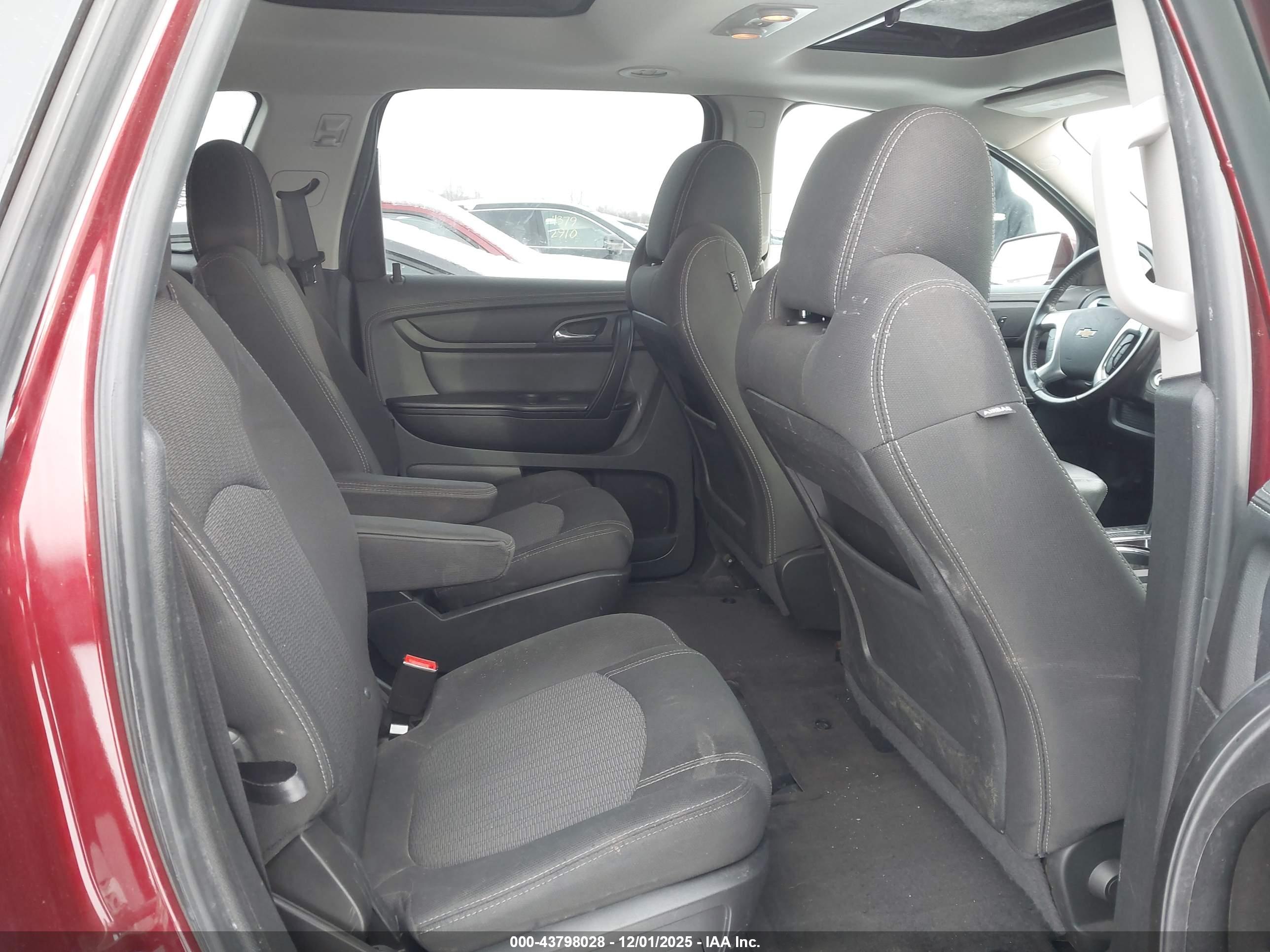 CHEVROLET TRAVERSE image 8