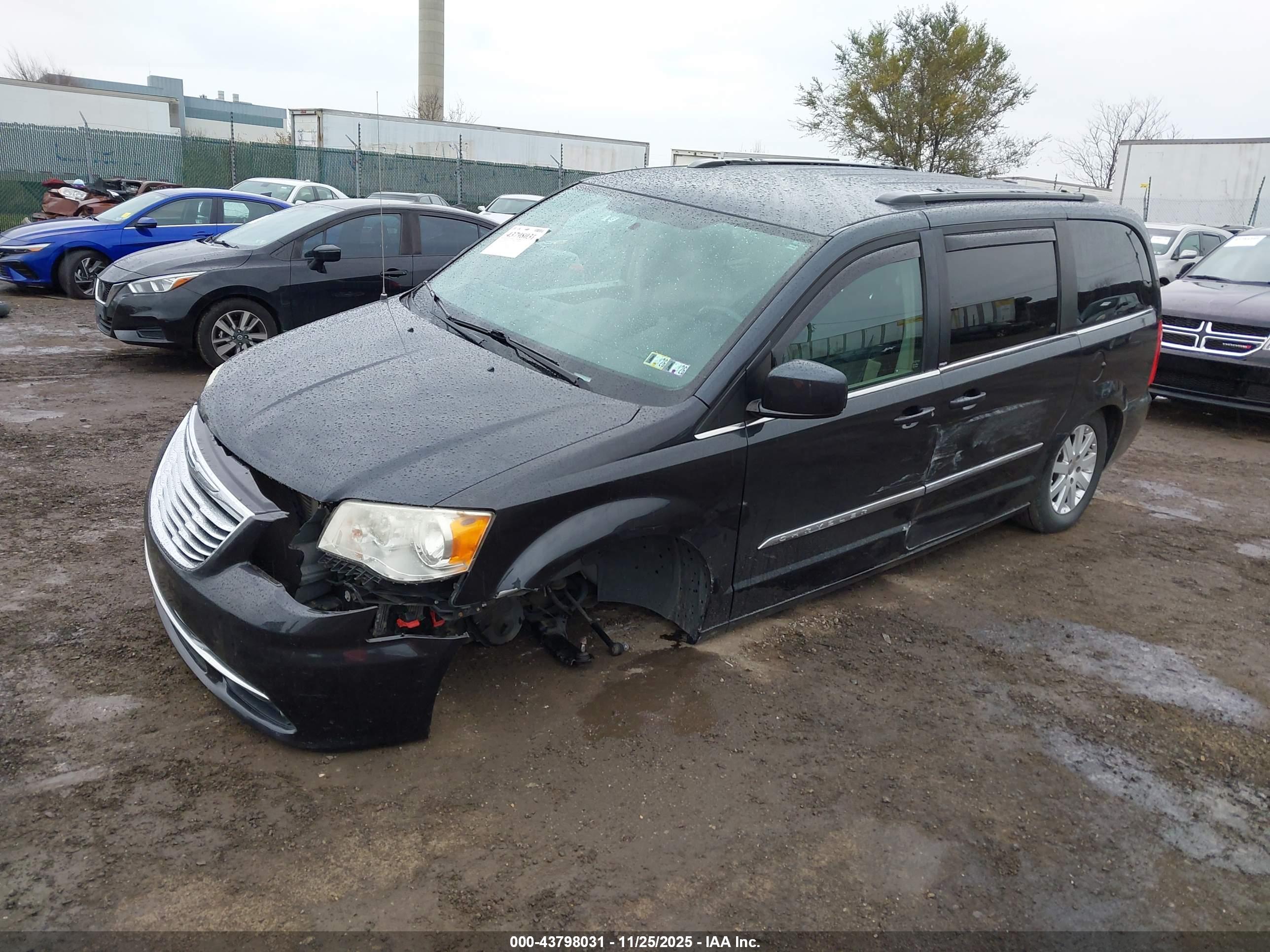 CHRYSLER TOWN image 2
