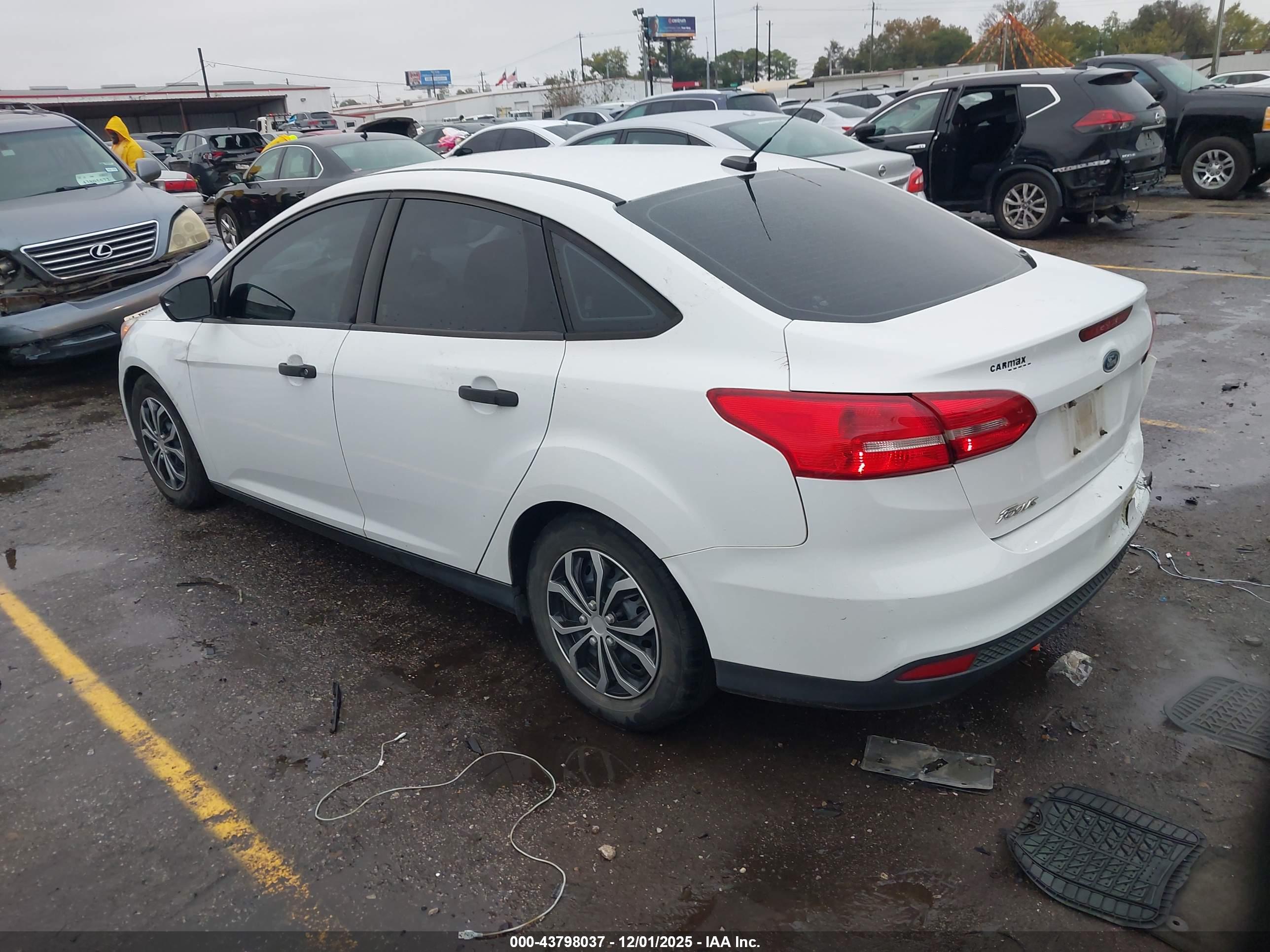 FORD FOCUS image 3