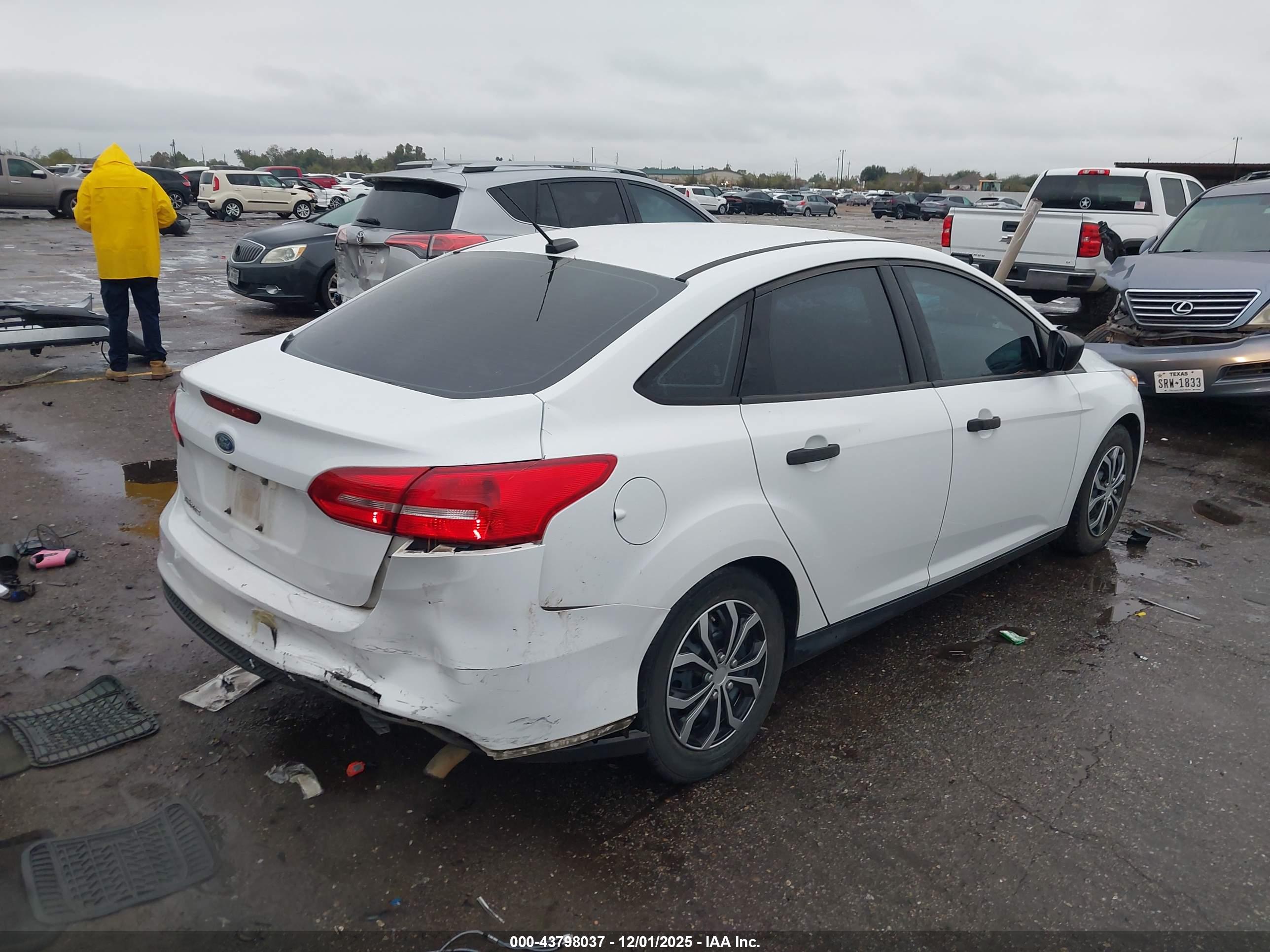 FORD FOCUS image 4