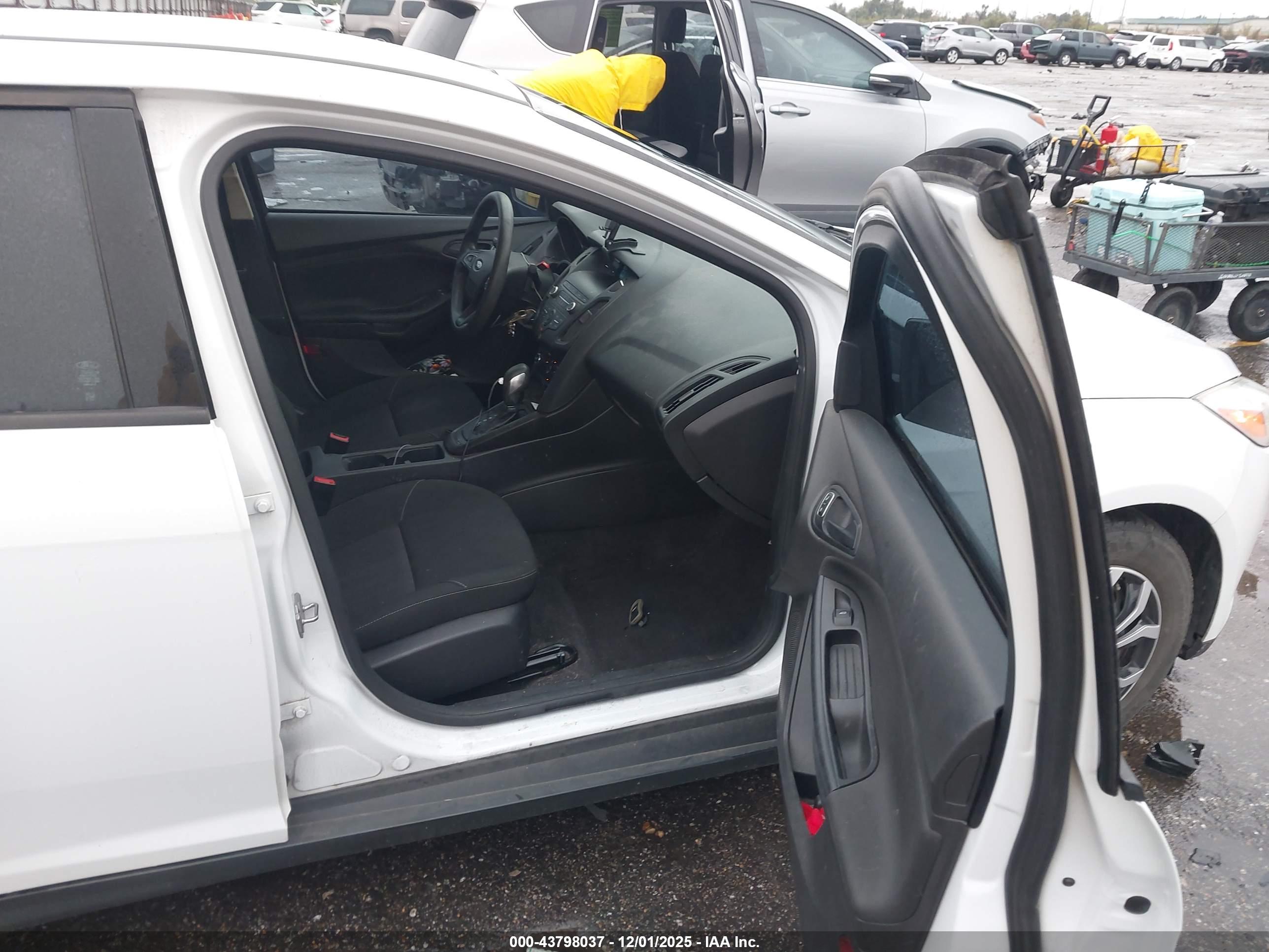 FORD FOCUS image 5