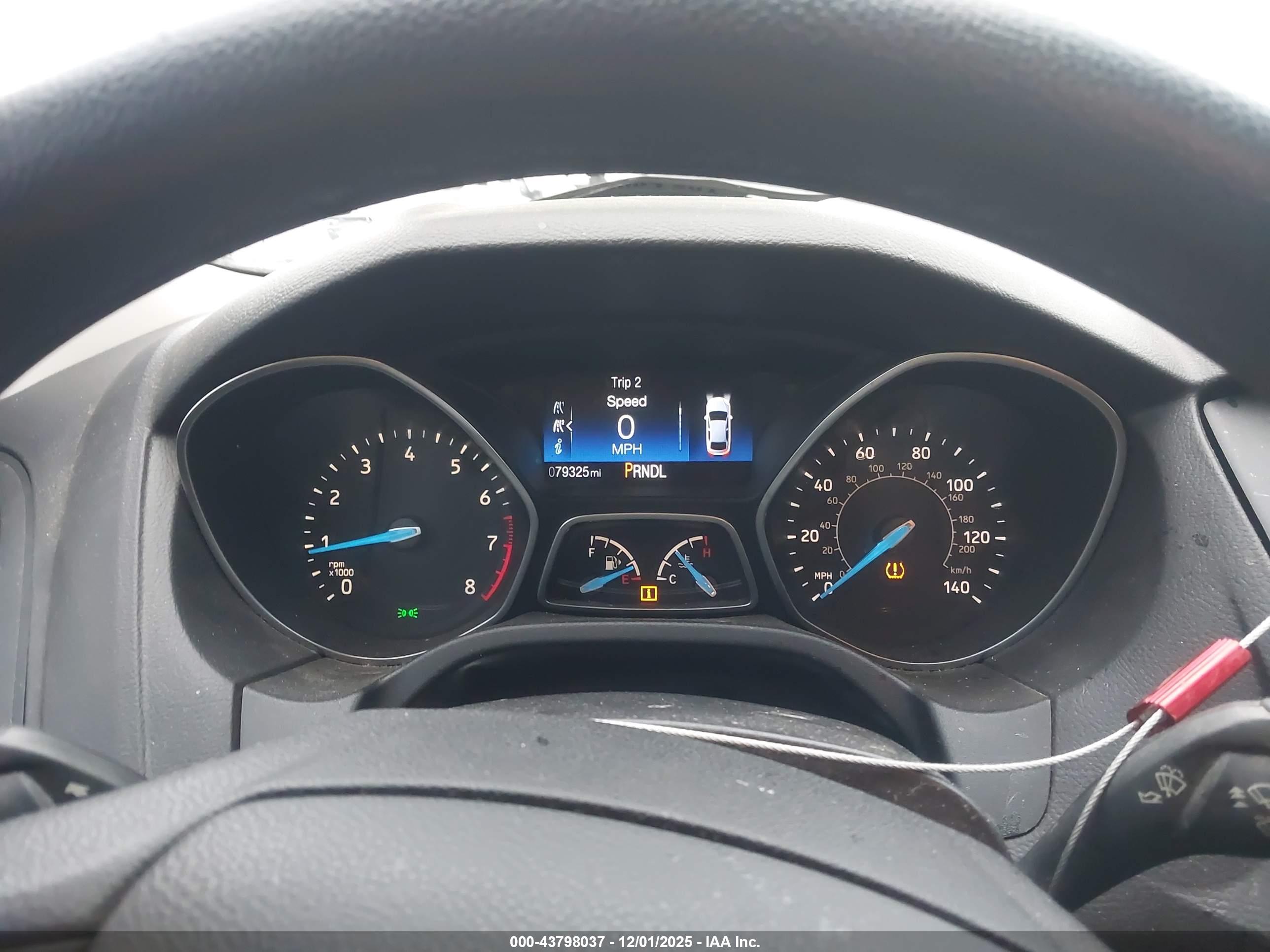 FORD FOCUS image 7