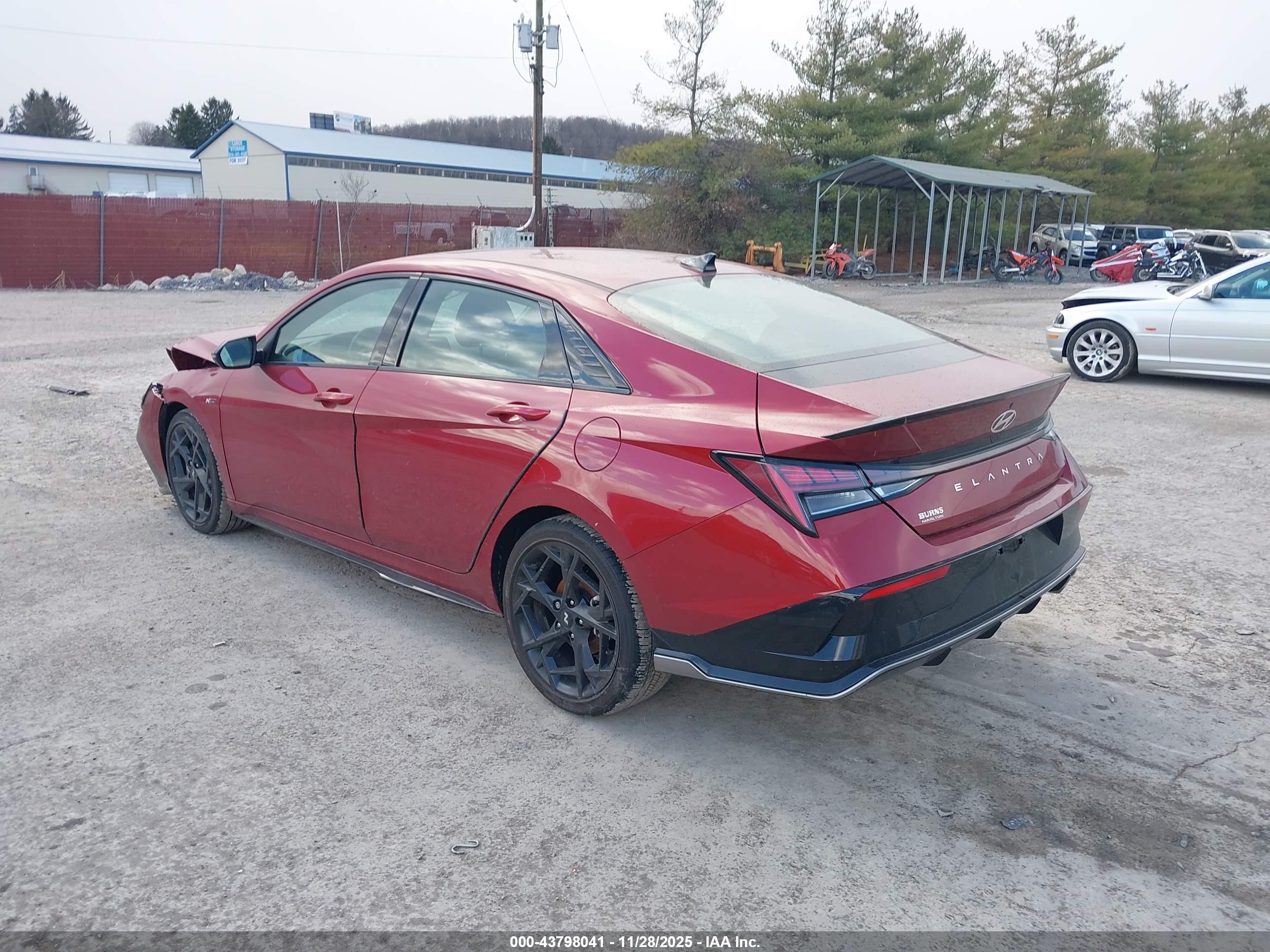 HYUNDAI ELANTRA image 3