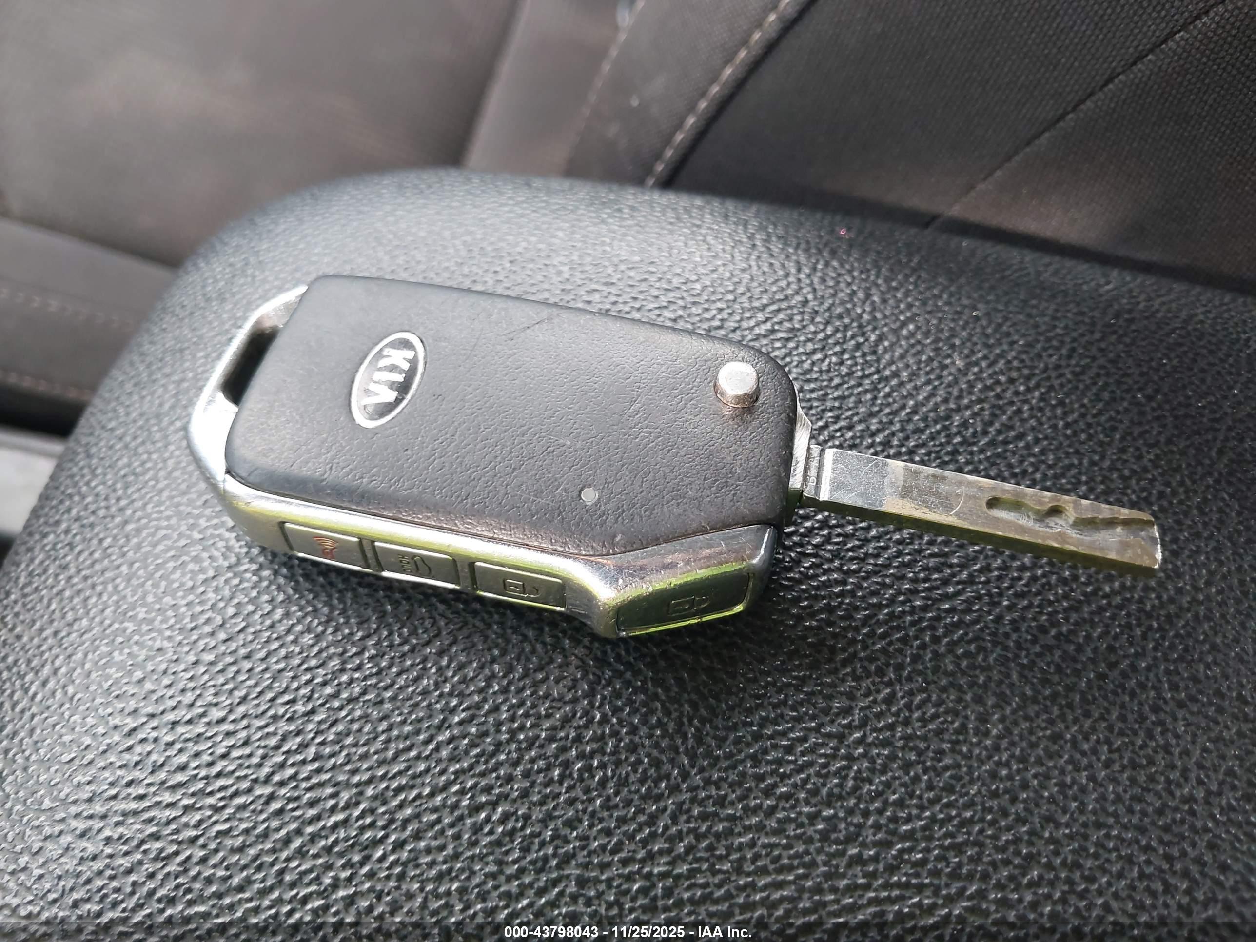 KIA FORTE image 11