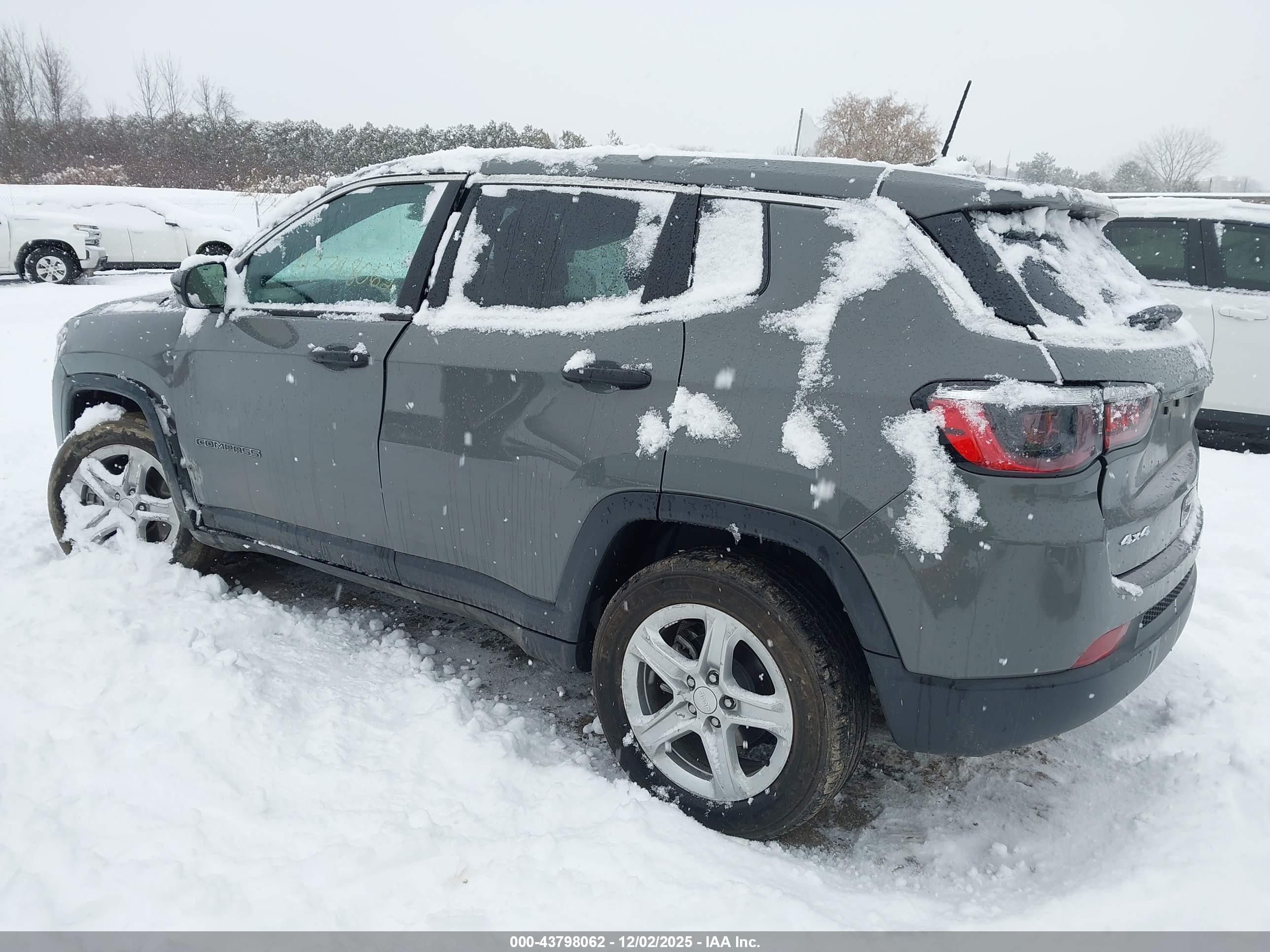 JEEP COMPASS image 3