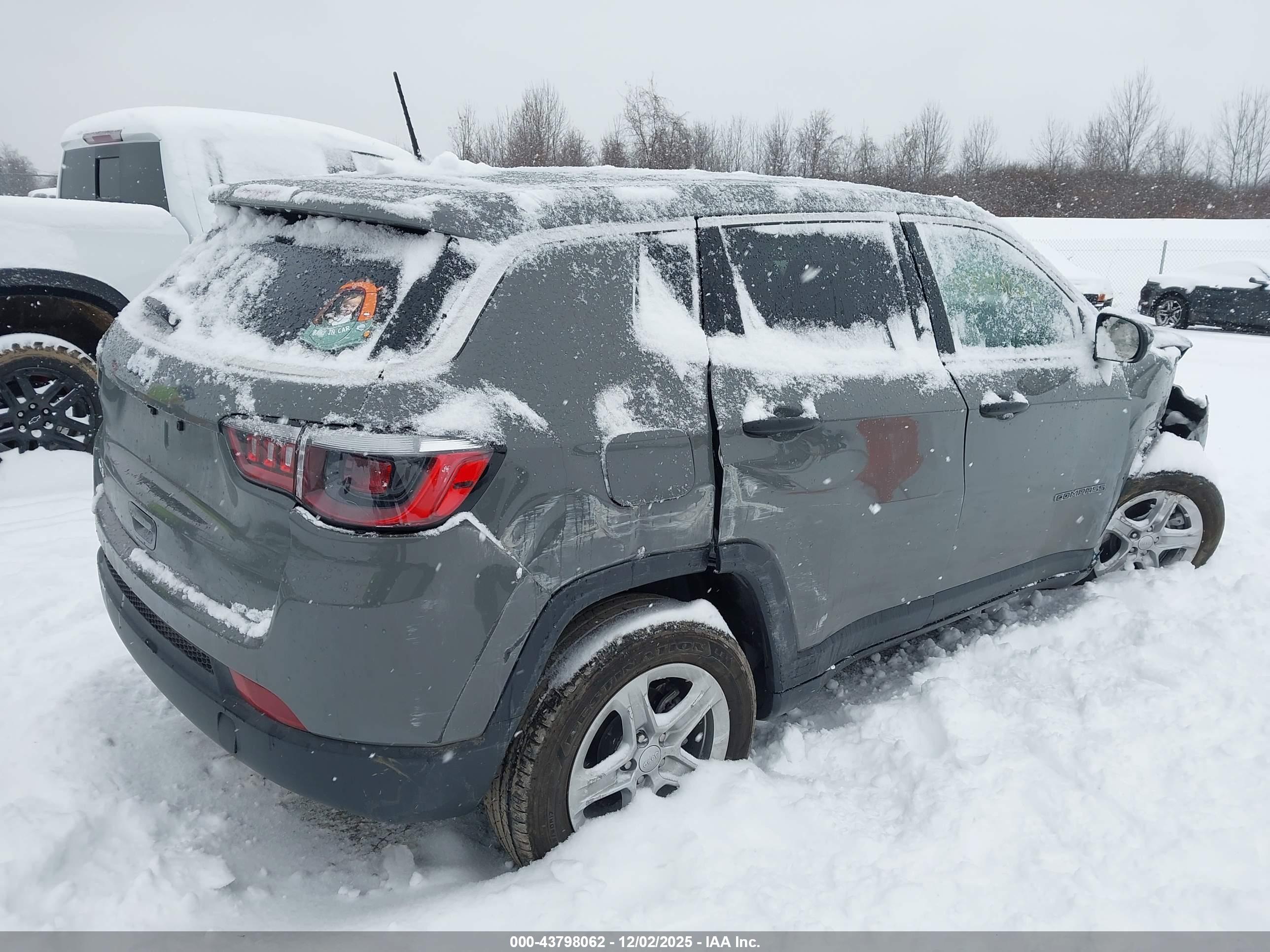 JEEP COMPASS image 4