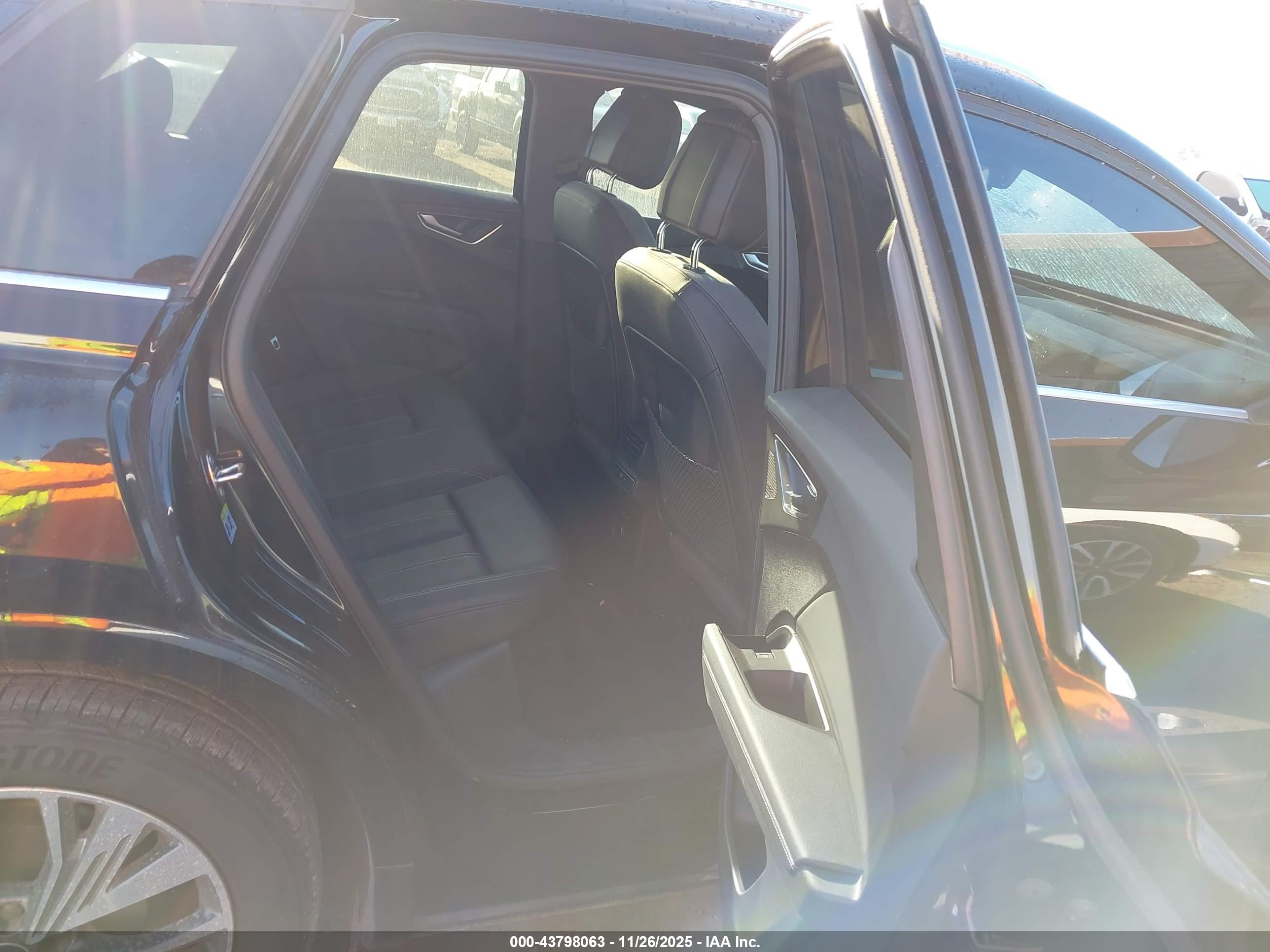 AUDI Q4 image 8