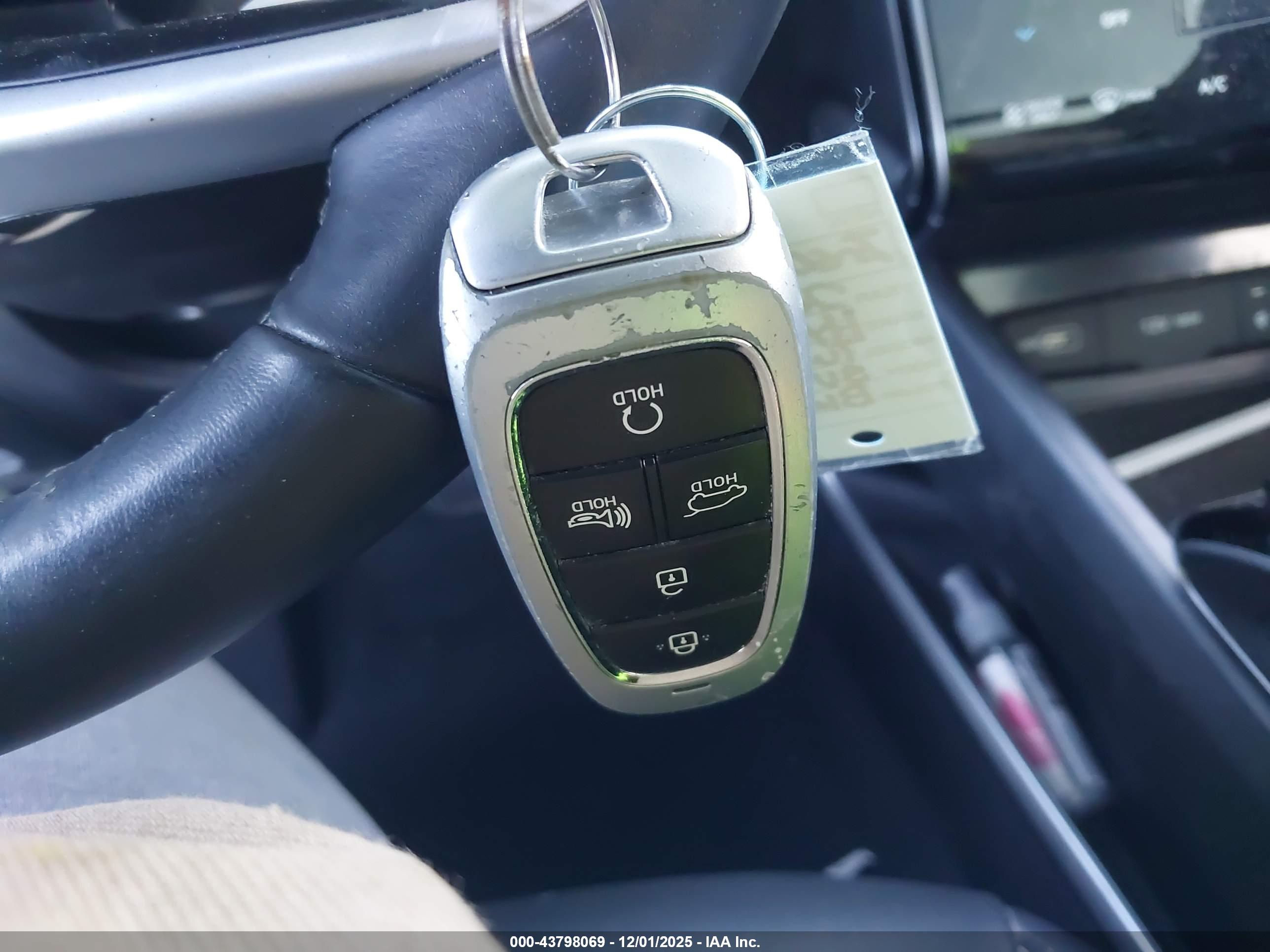 HYUNDAI TUCSON image 11