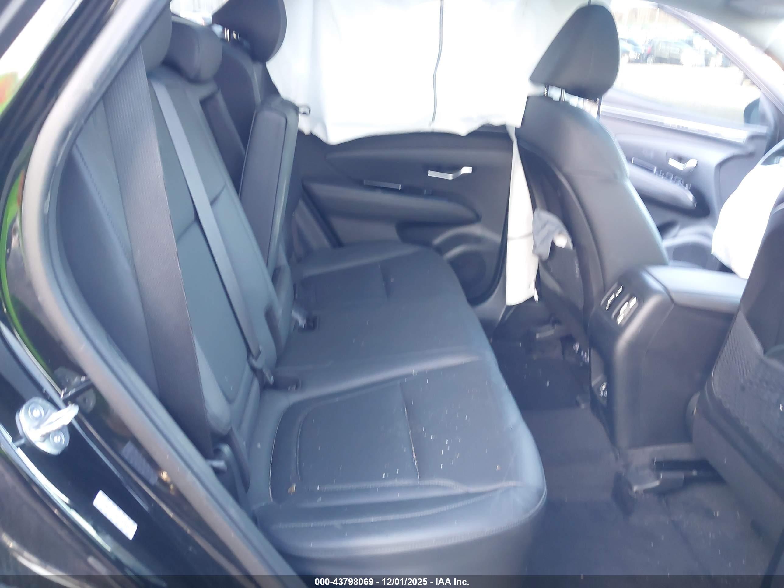 HYUNDAI TUCSON image 8