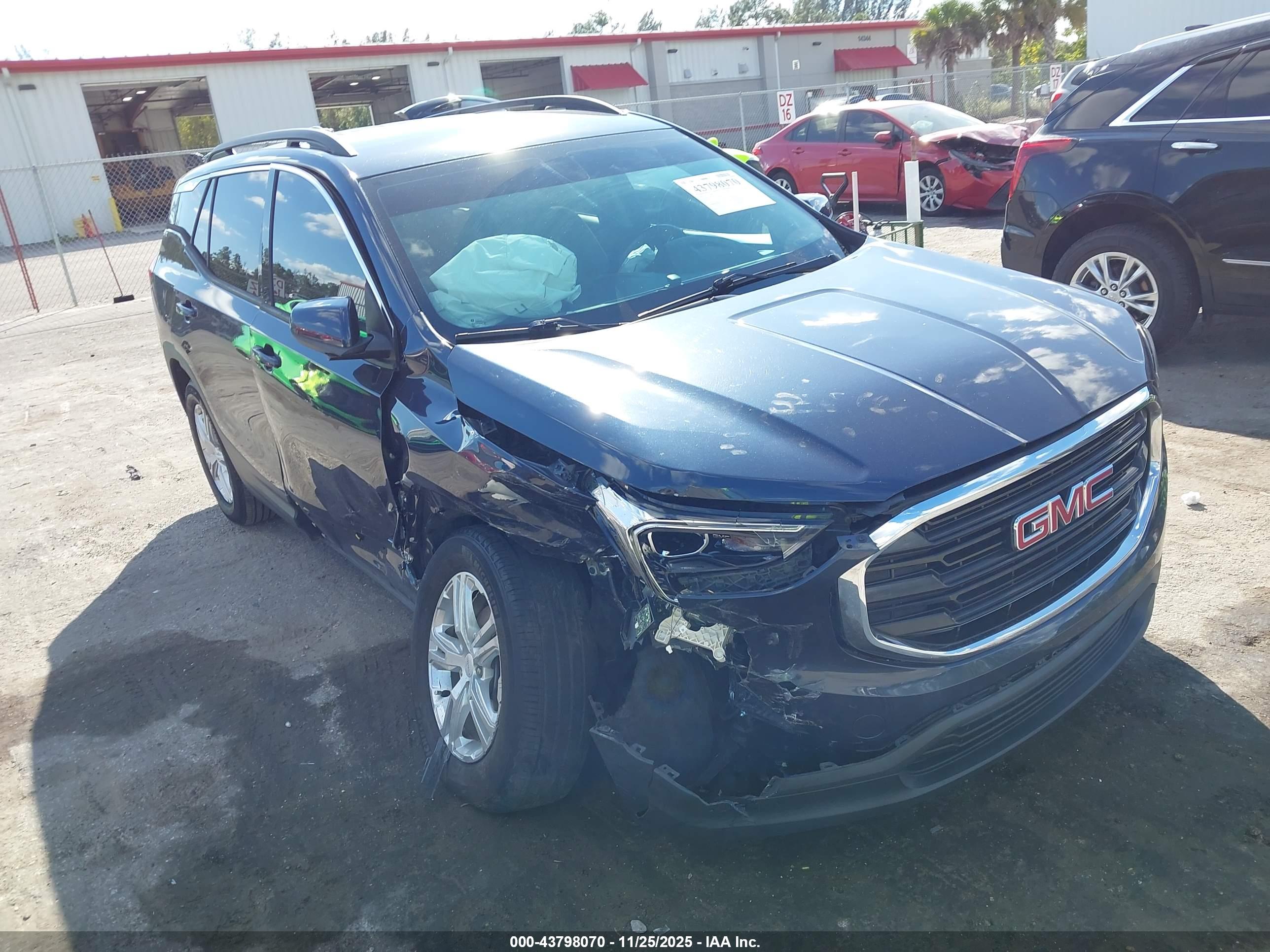 GMC TERRAIN image 6
