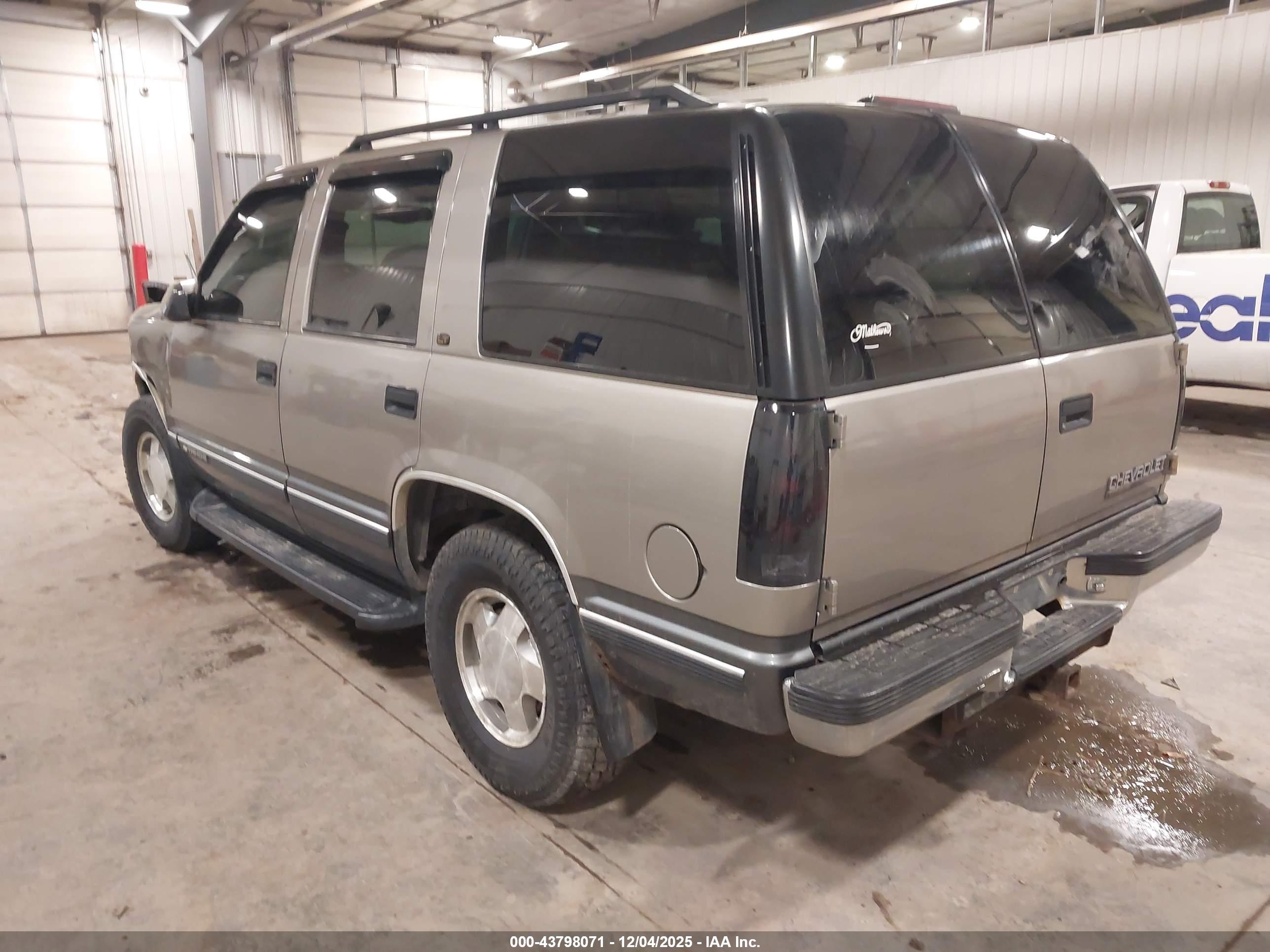 CHEVROLET TAHOE image 3