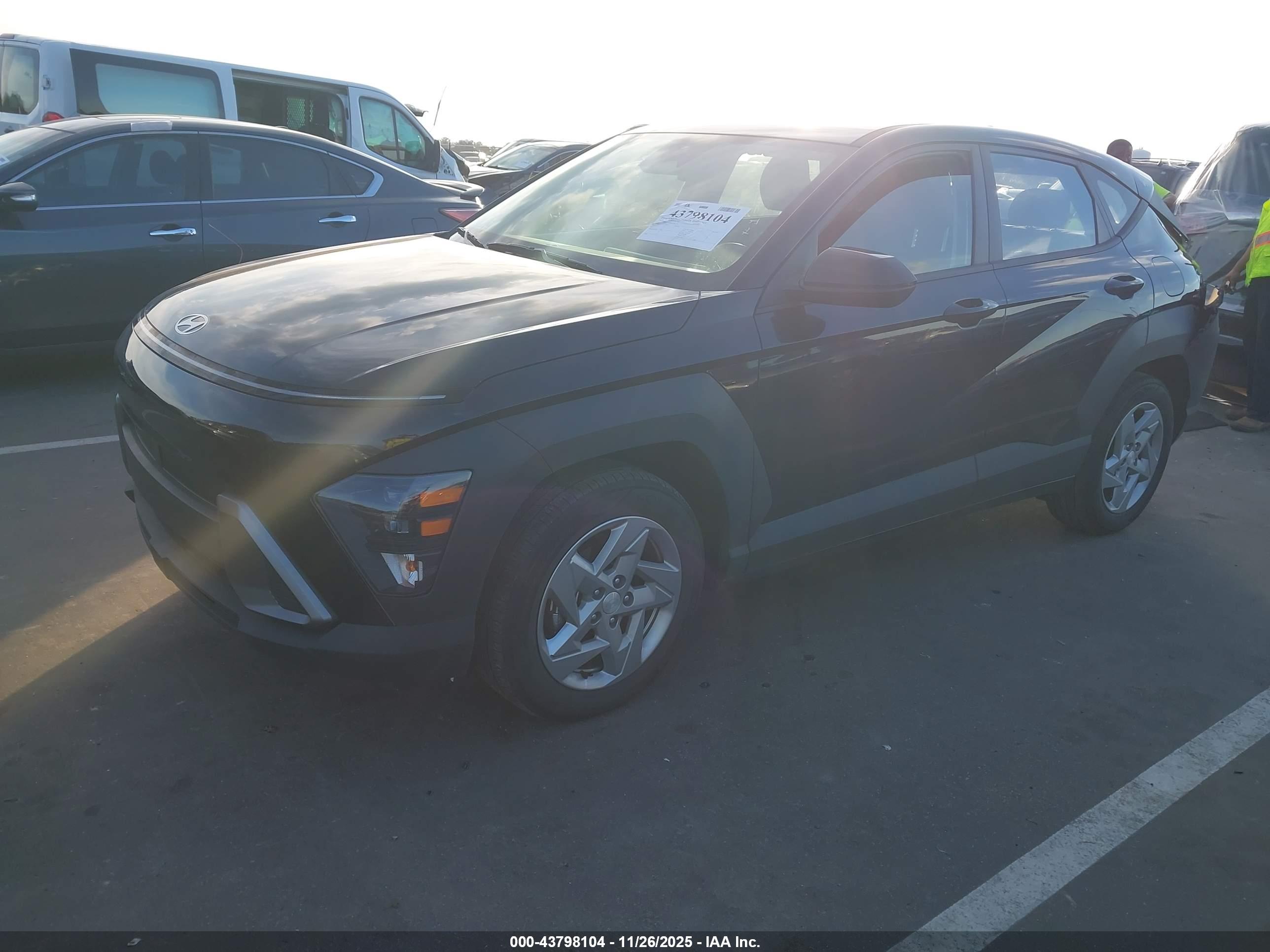HYUNDAI KONA image 2