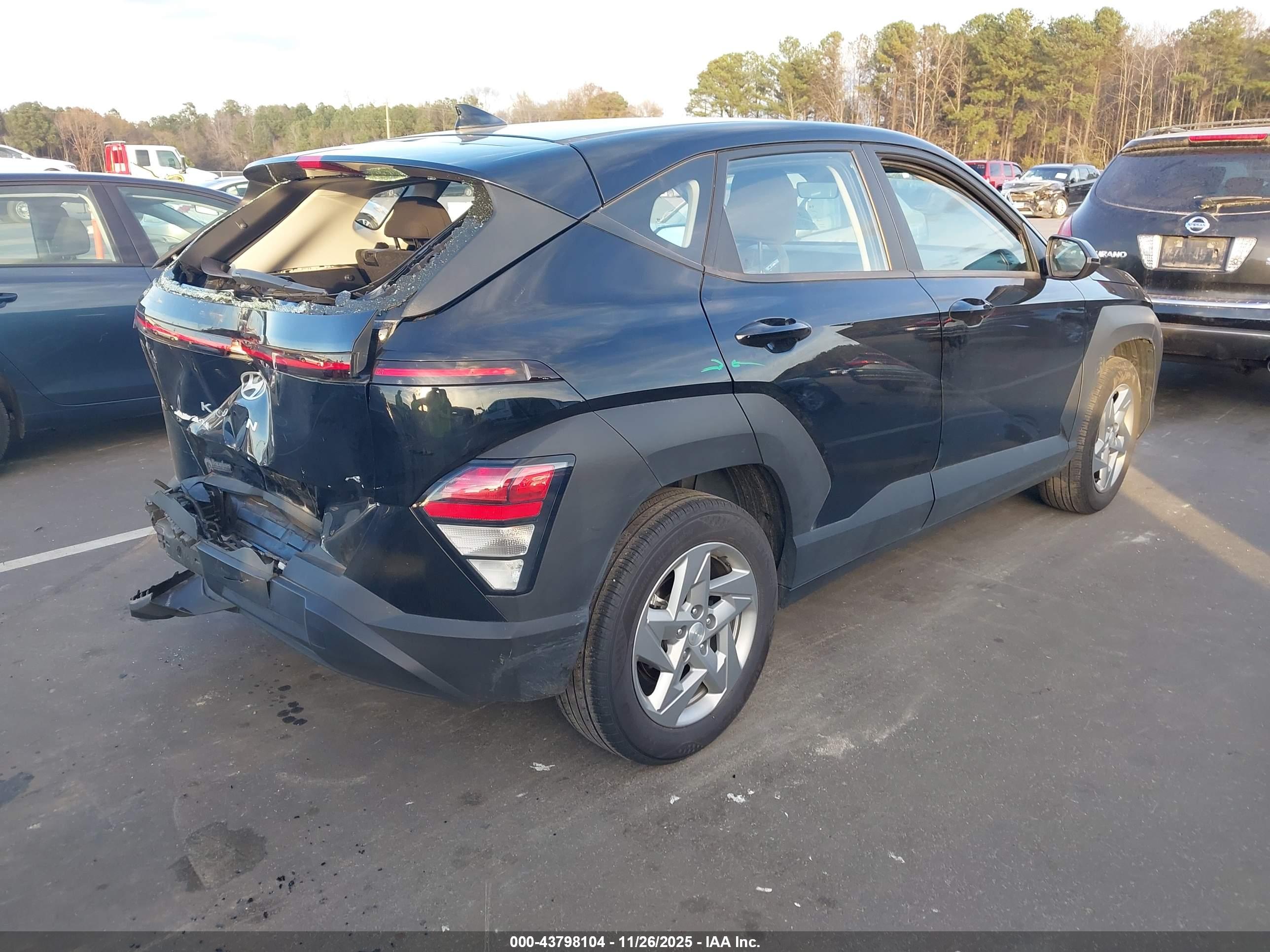 HYUNDAI KONA image 4