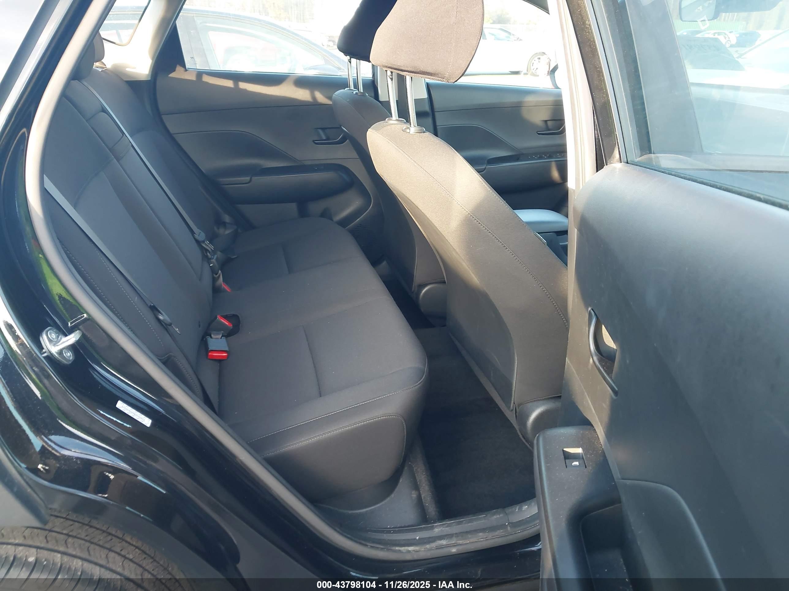 HYUNDAI KONA image 8