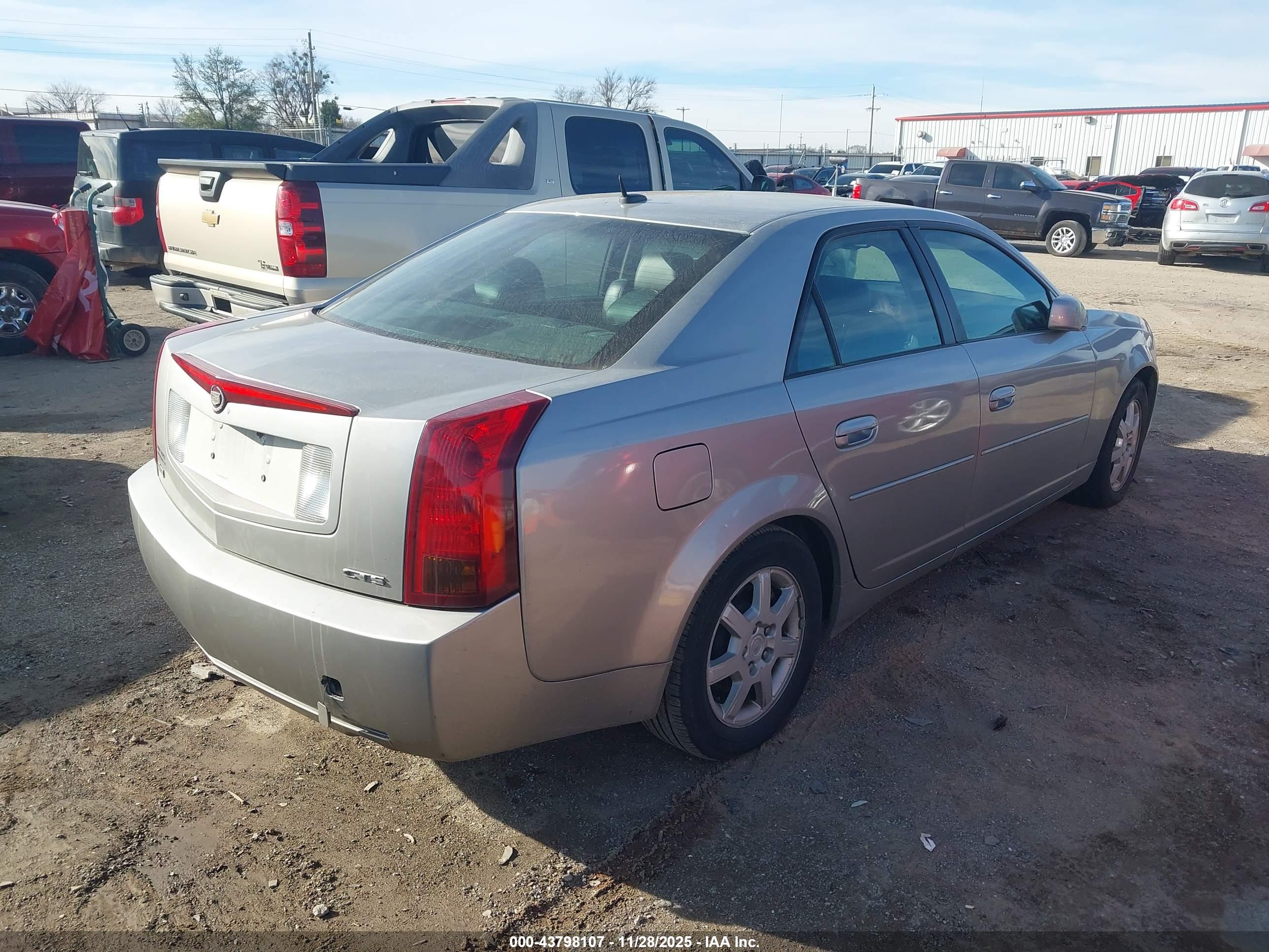 CADILLAC CTS image 4