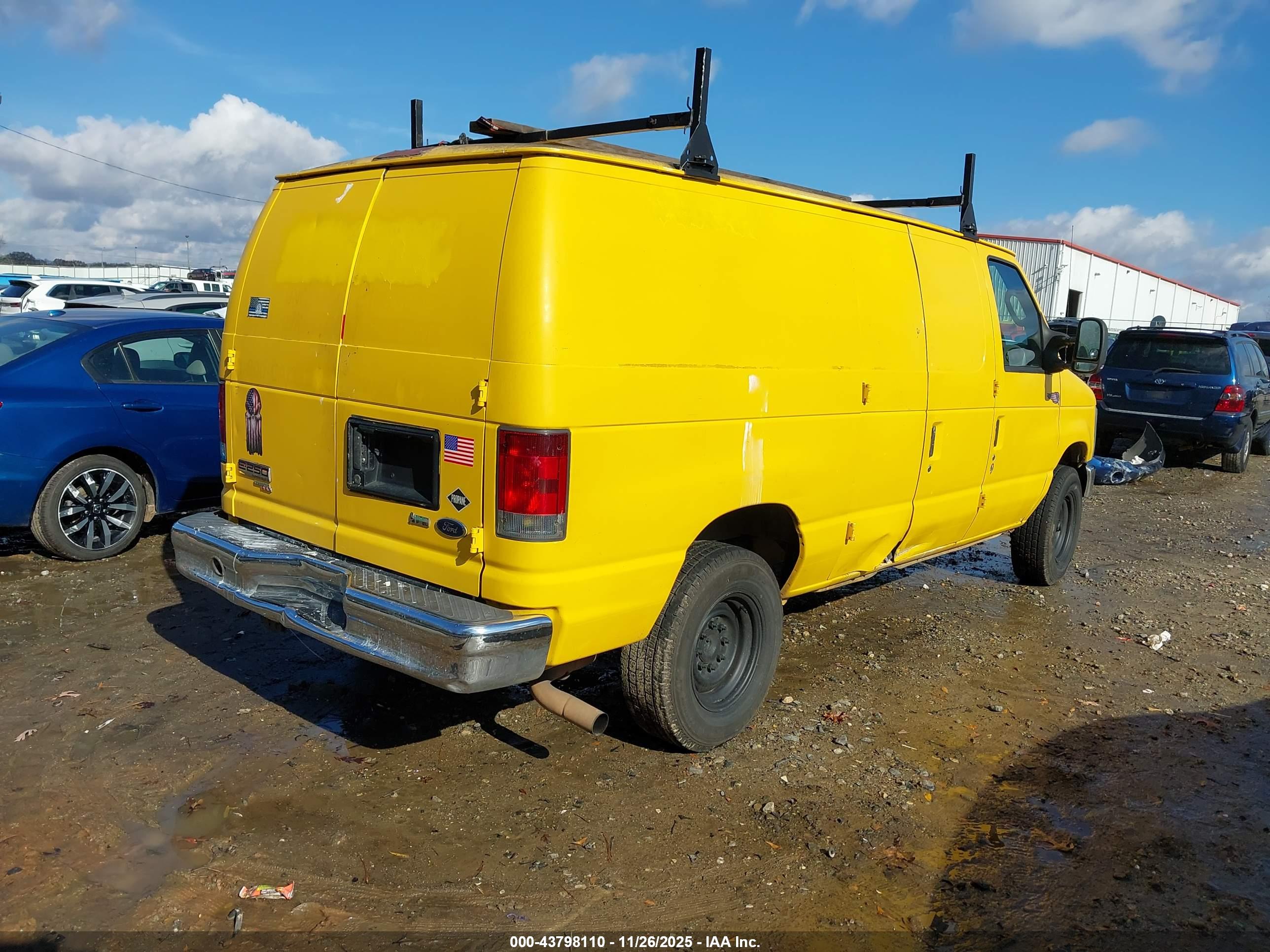 FORD E-250 image 4
