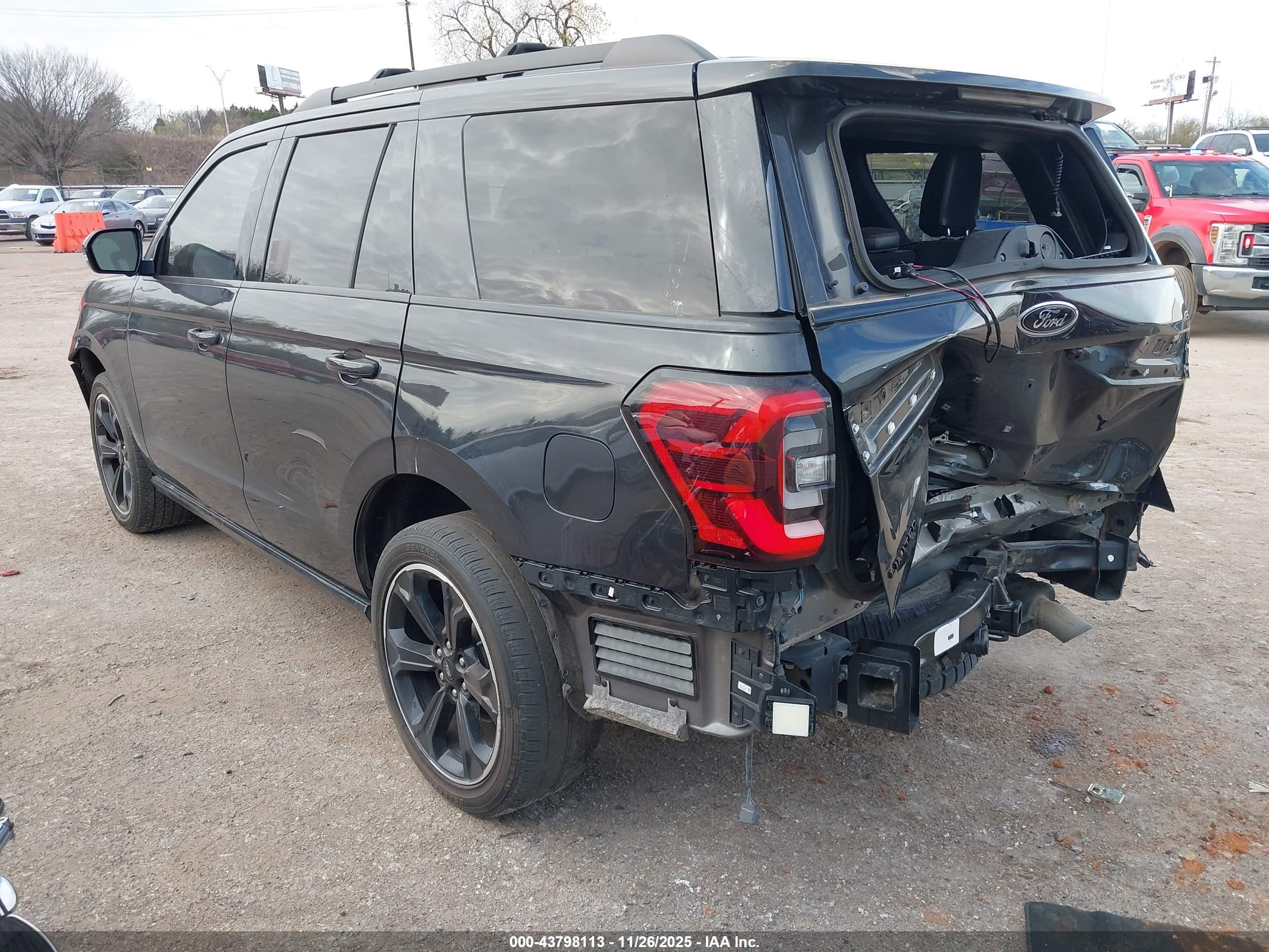 FORD EXPEDITION image 3