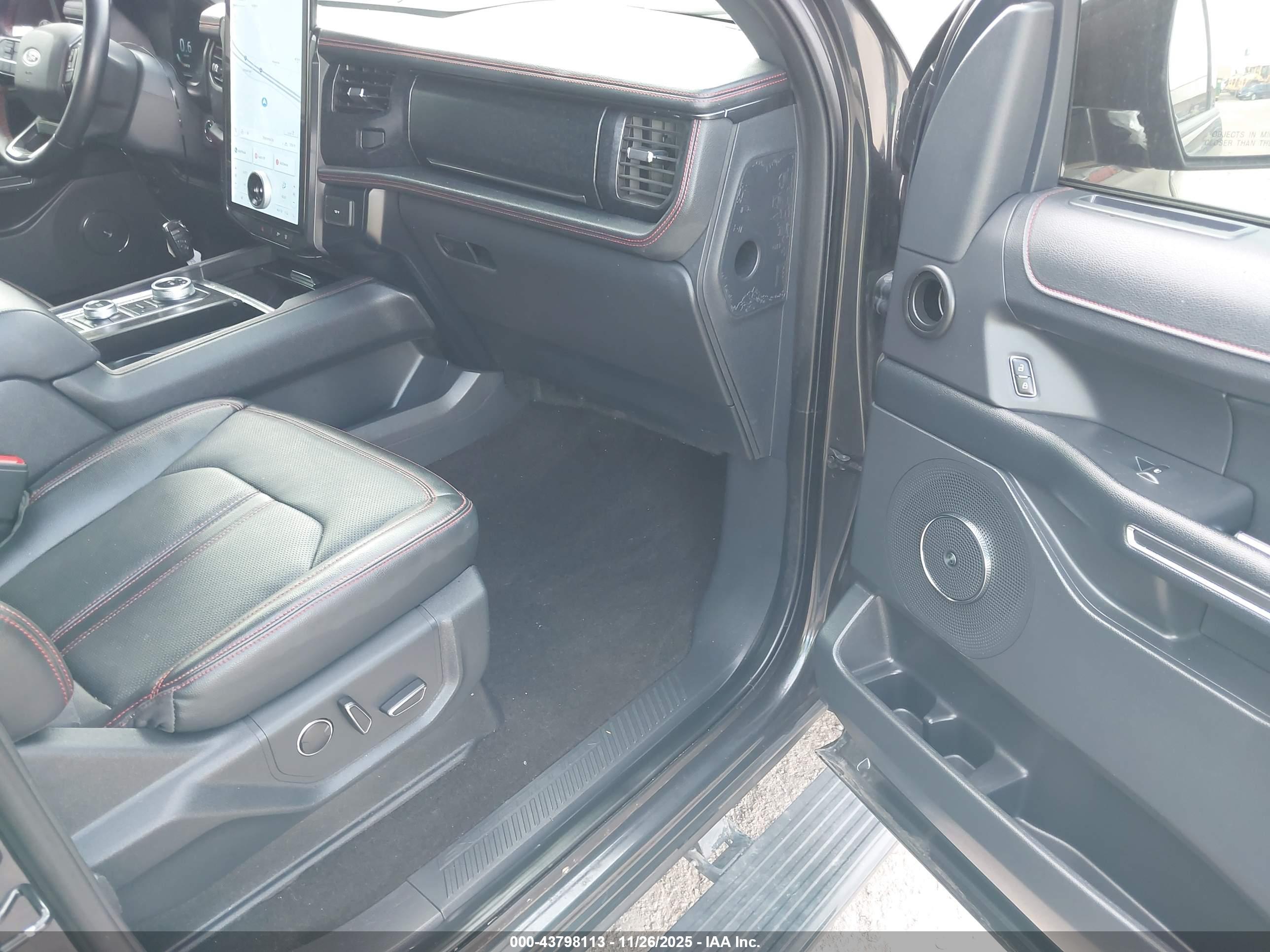 FORD EXPEDITION image 5