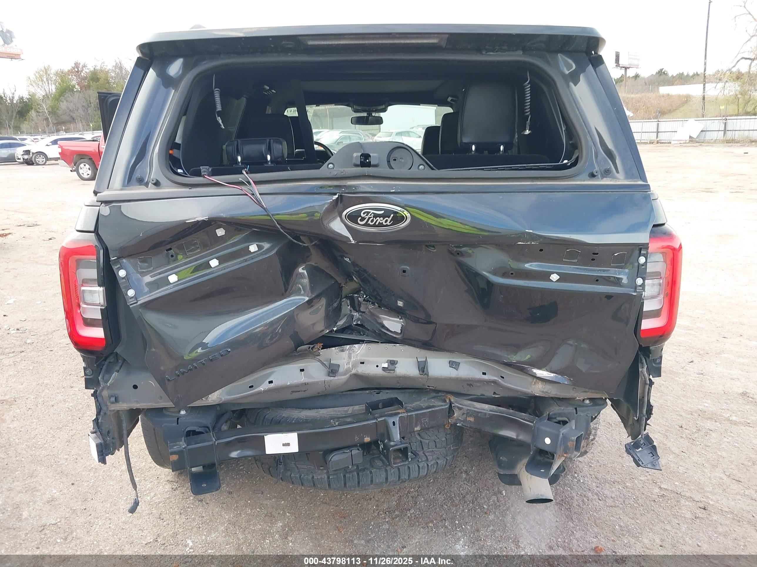 FORD EXPEDITION image 6