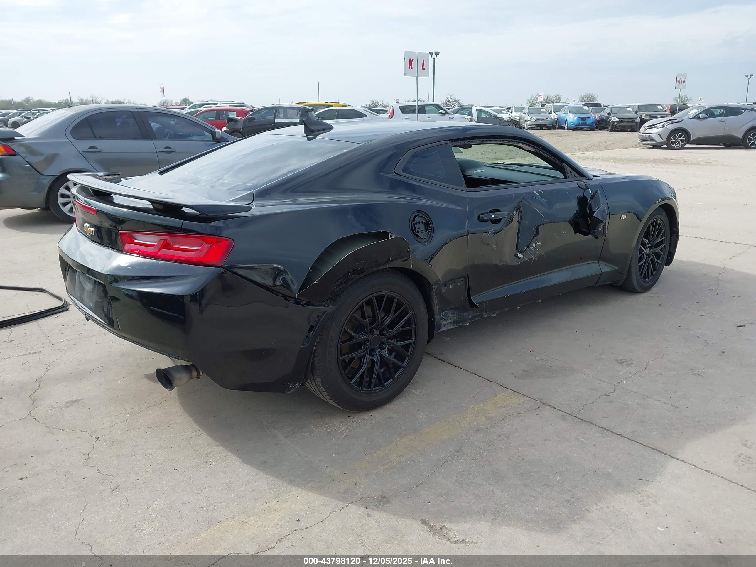 CHEVROLET CAMARO image 4