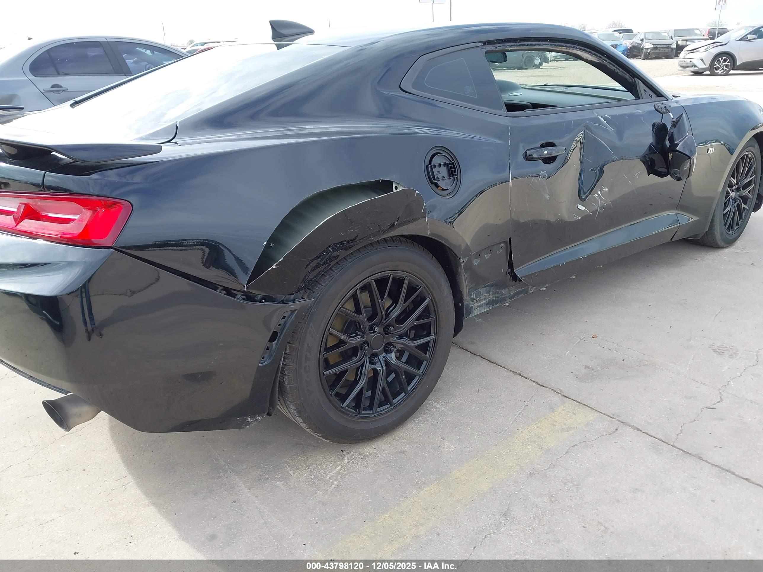 CHEVROLET CAMARO image 6