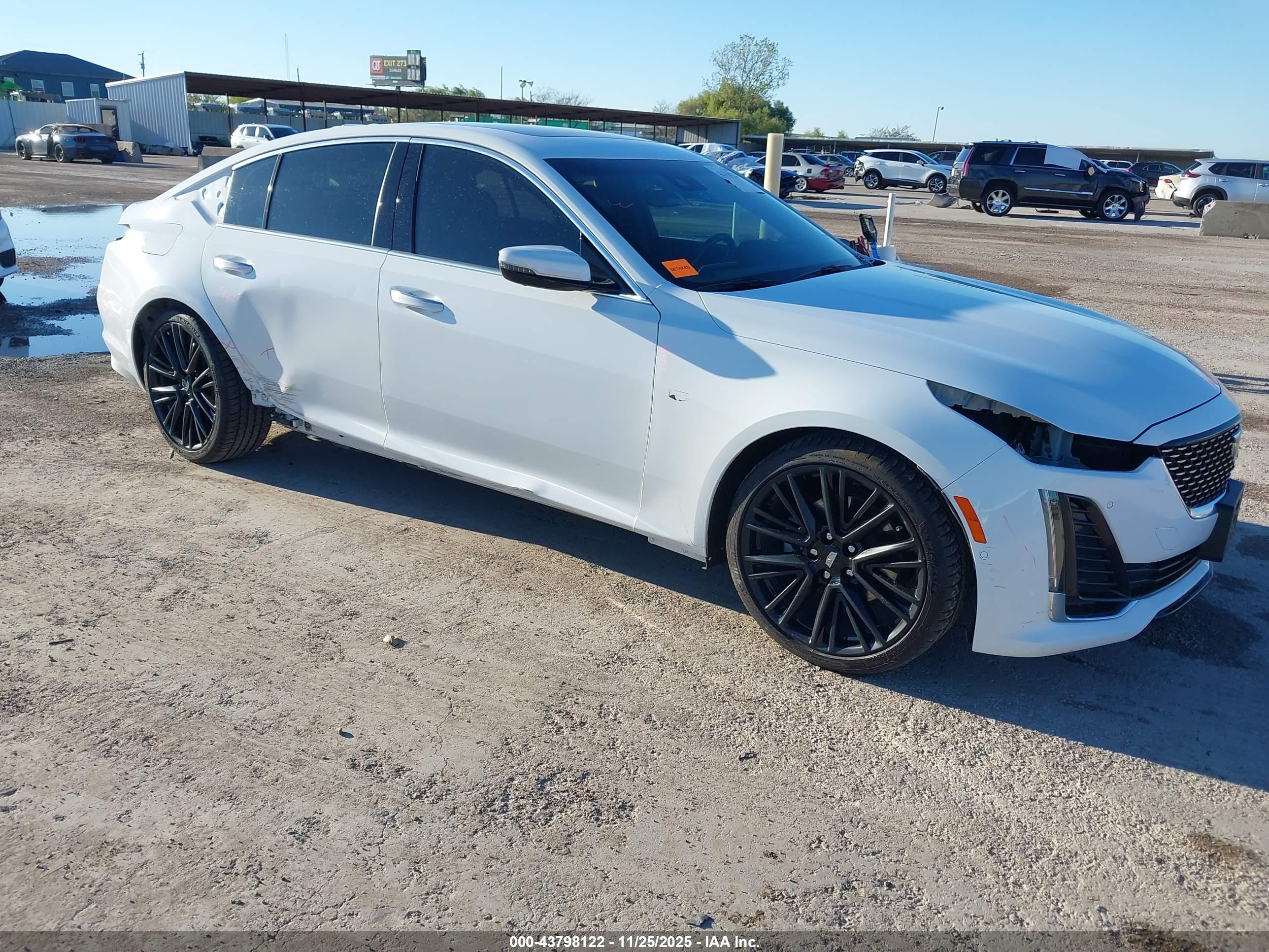 CADILLAC CT5 image 6