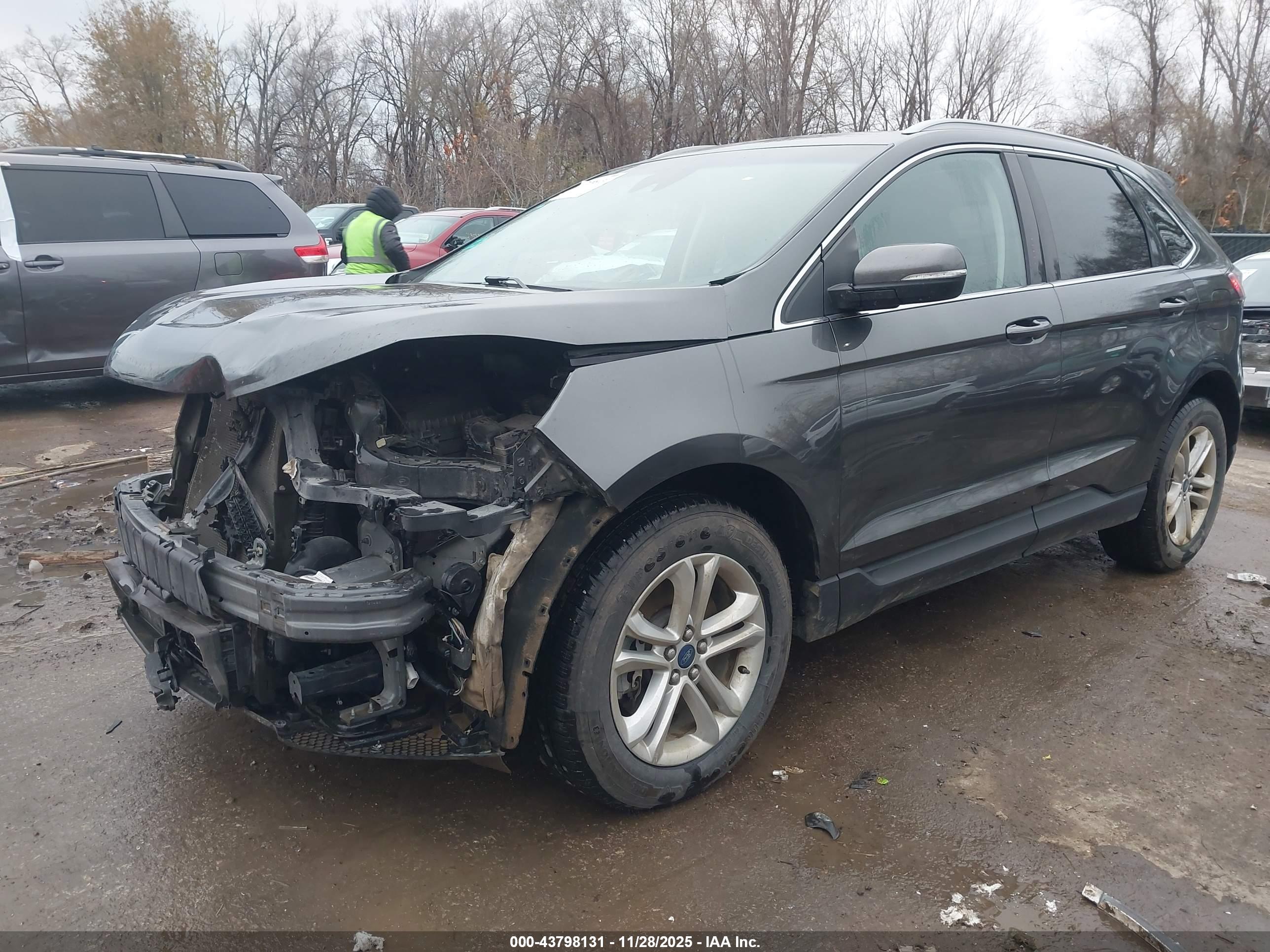FORD EDGE image 2