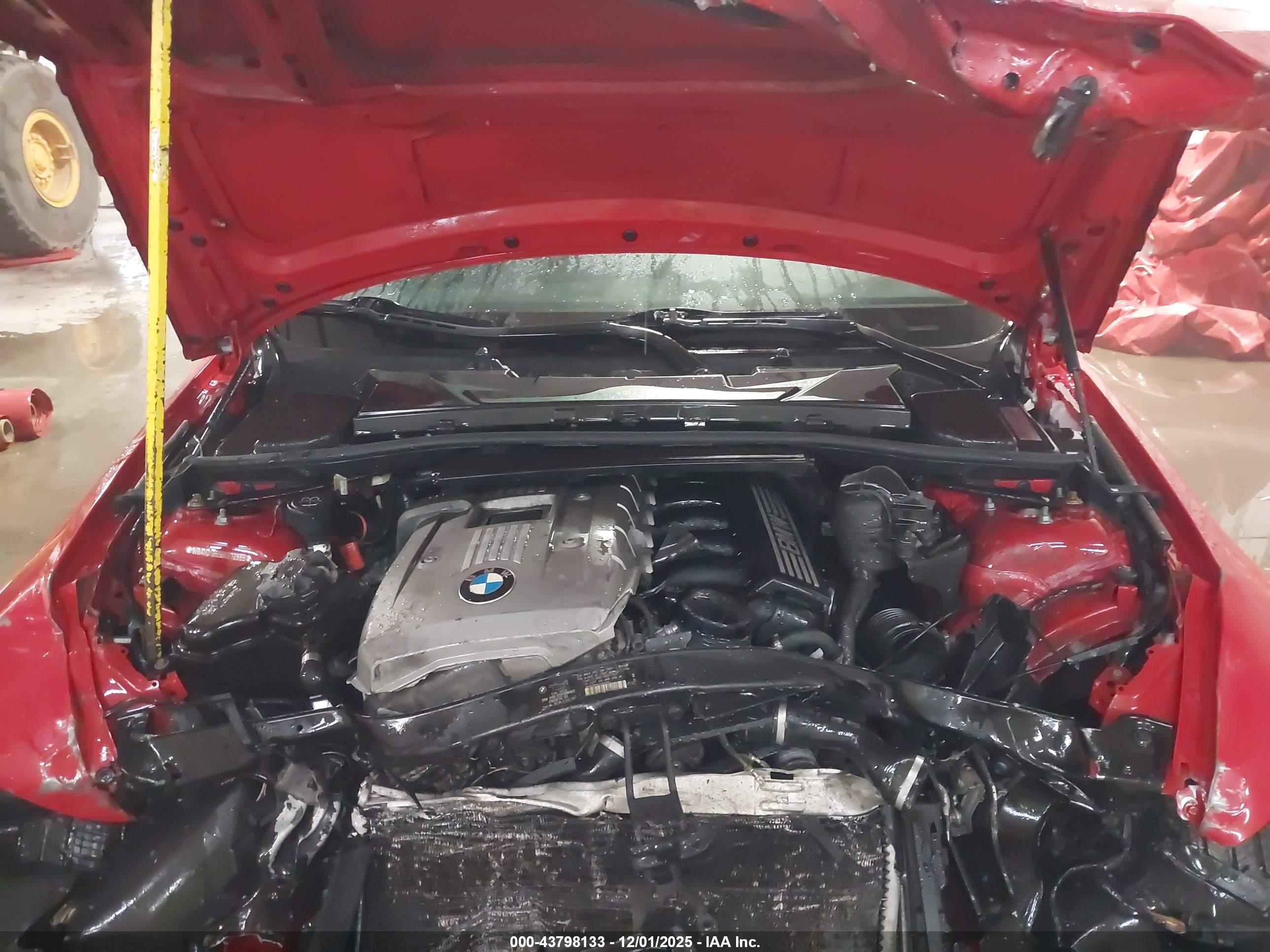 BMW 325XI image 10