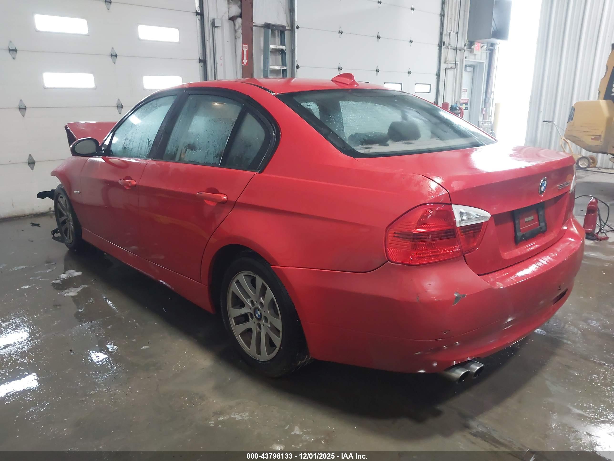 BMW 325XI image 3