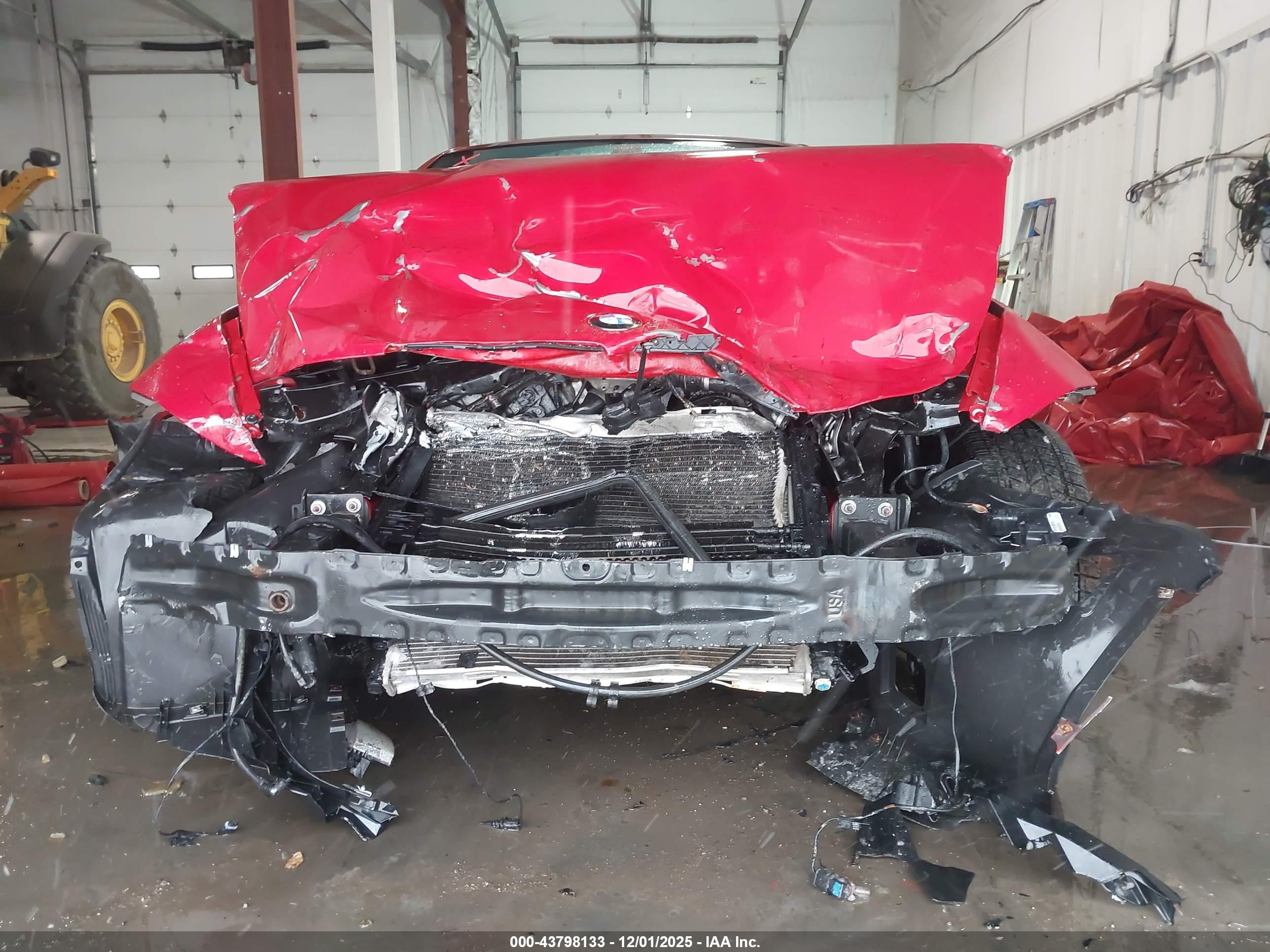 BMW 325XI image 6