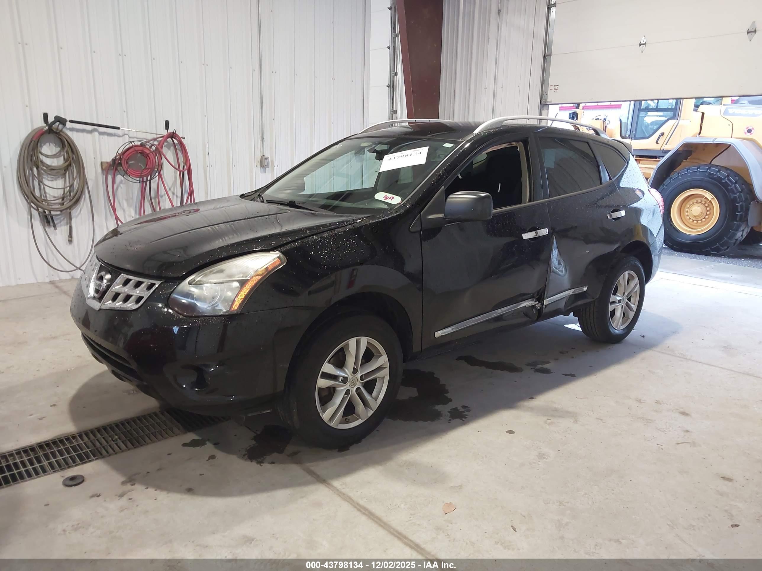 NISSAN ROGUE image 2