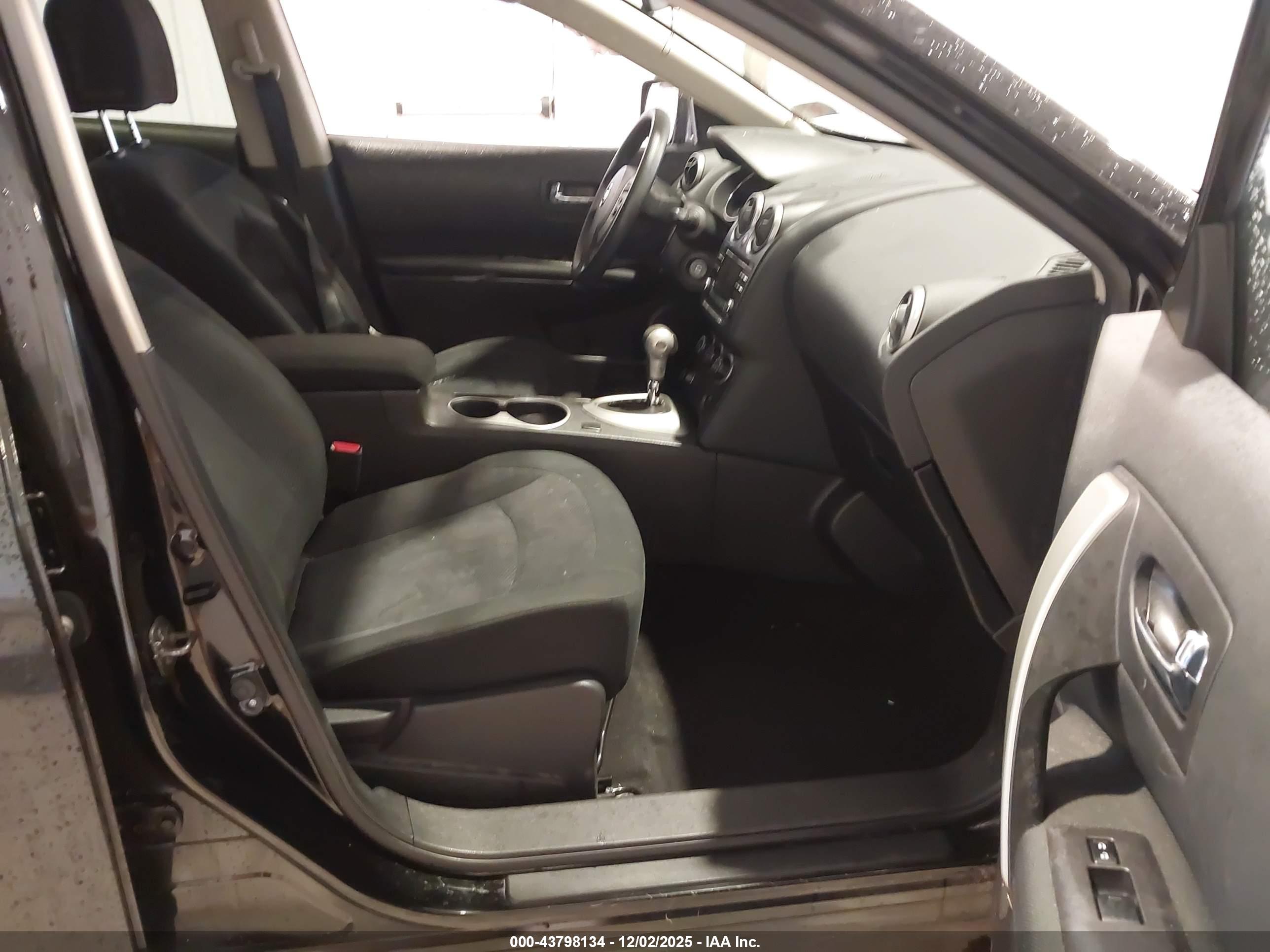 NISSAN ROGUE image 5